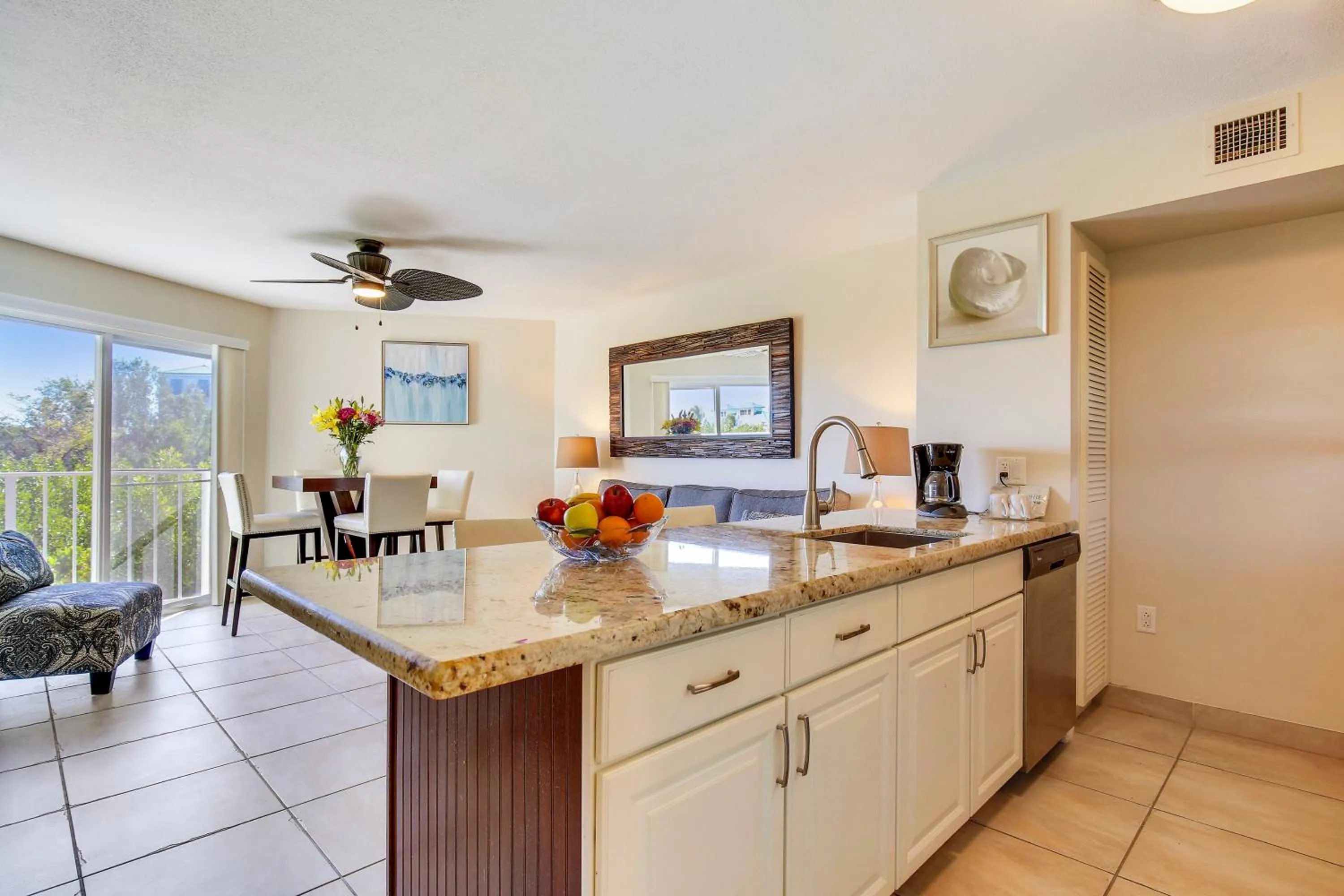 Kitchen or kitchenette in Ocean Pointe Suites at Key Largo