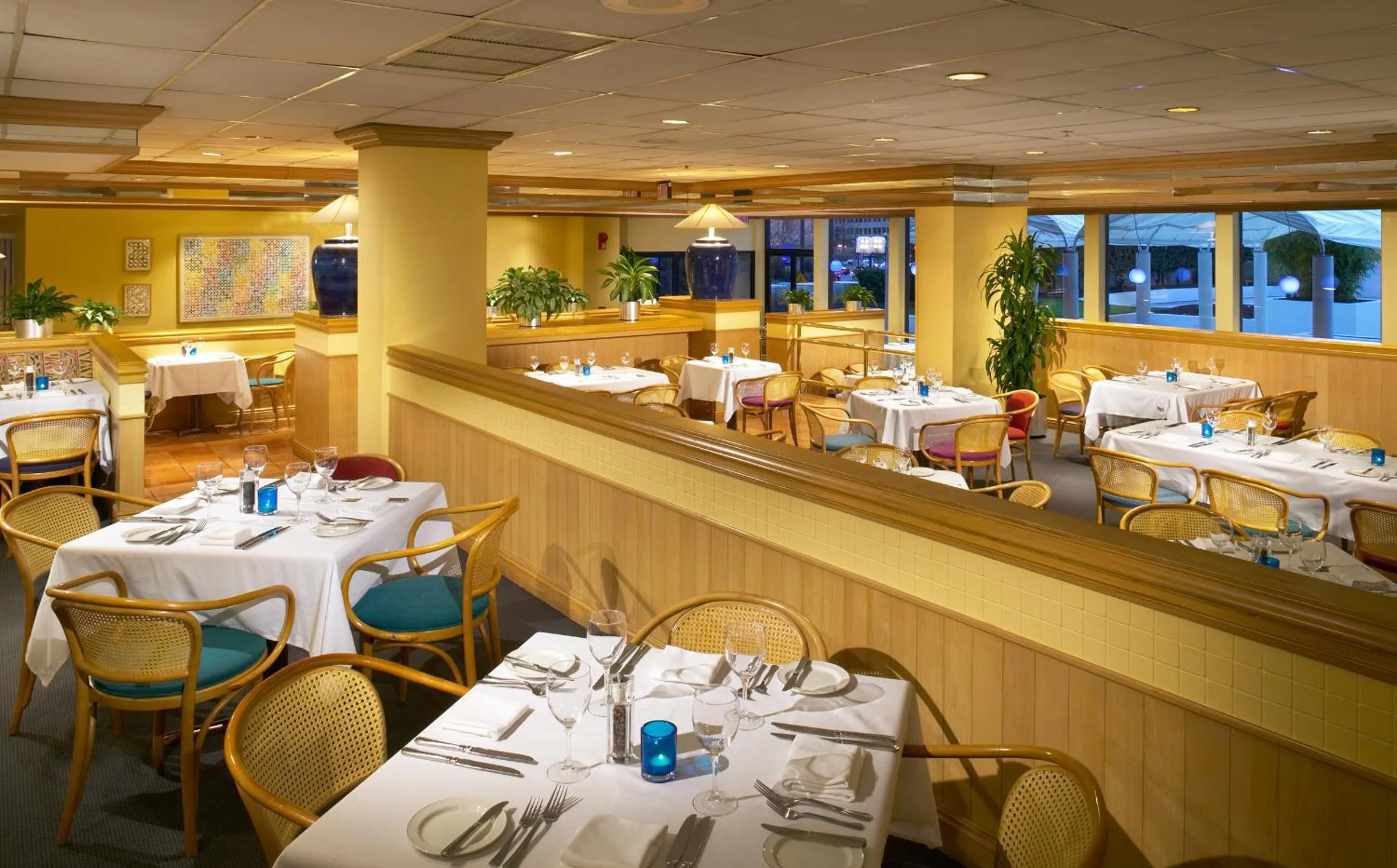 Restaurant/places to eat in Washington Plaza Hotel