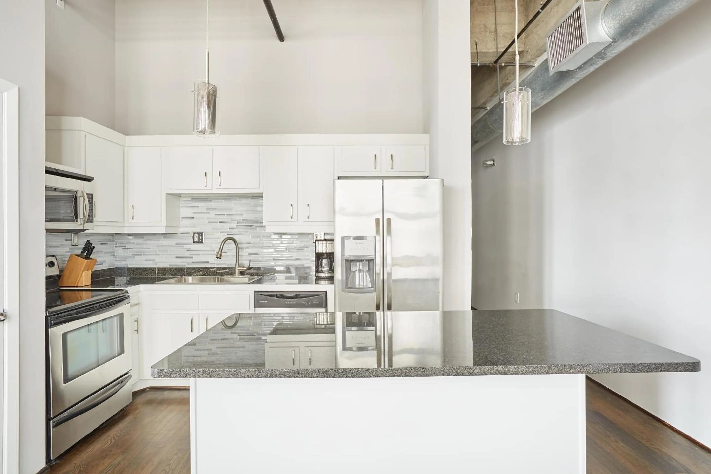 Kitchen or kitchenette in Sonder The Hogg Palace