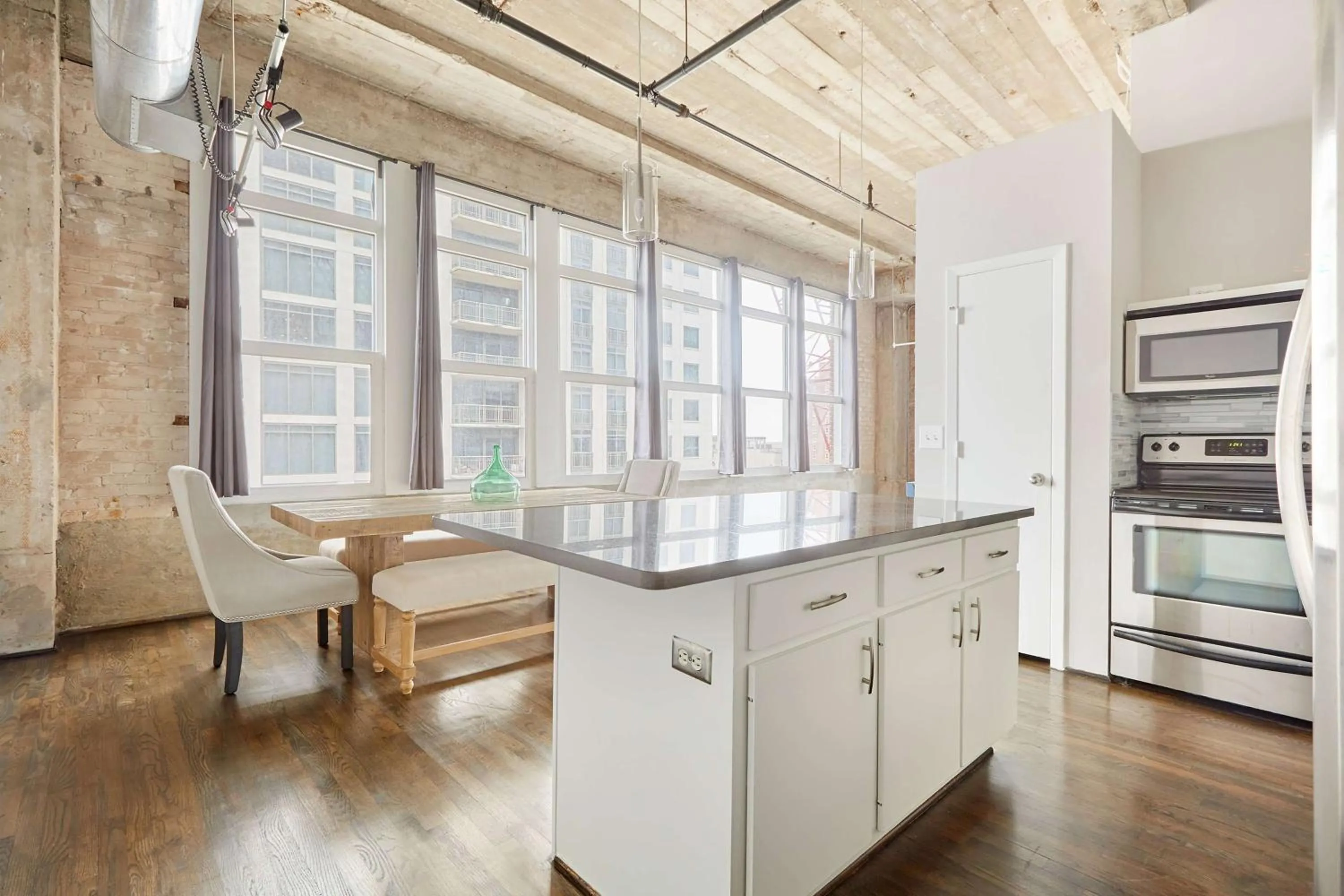 Photo of the whole room in Sonder The Hogg Palace