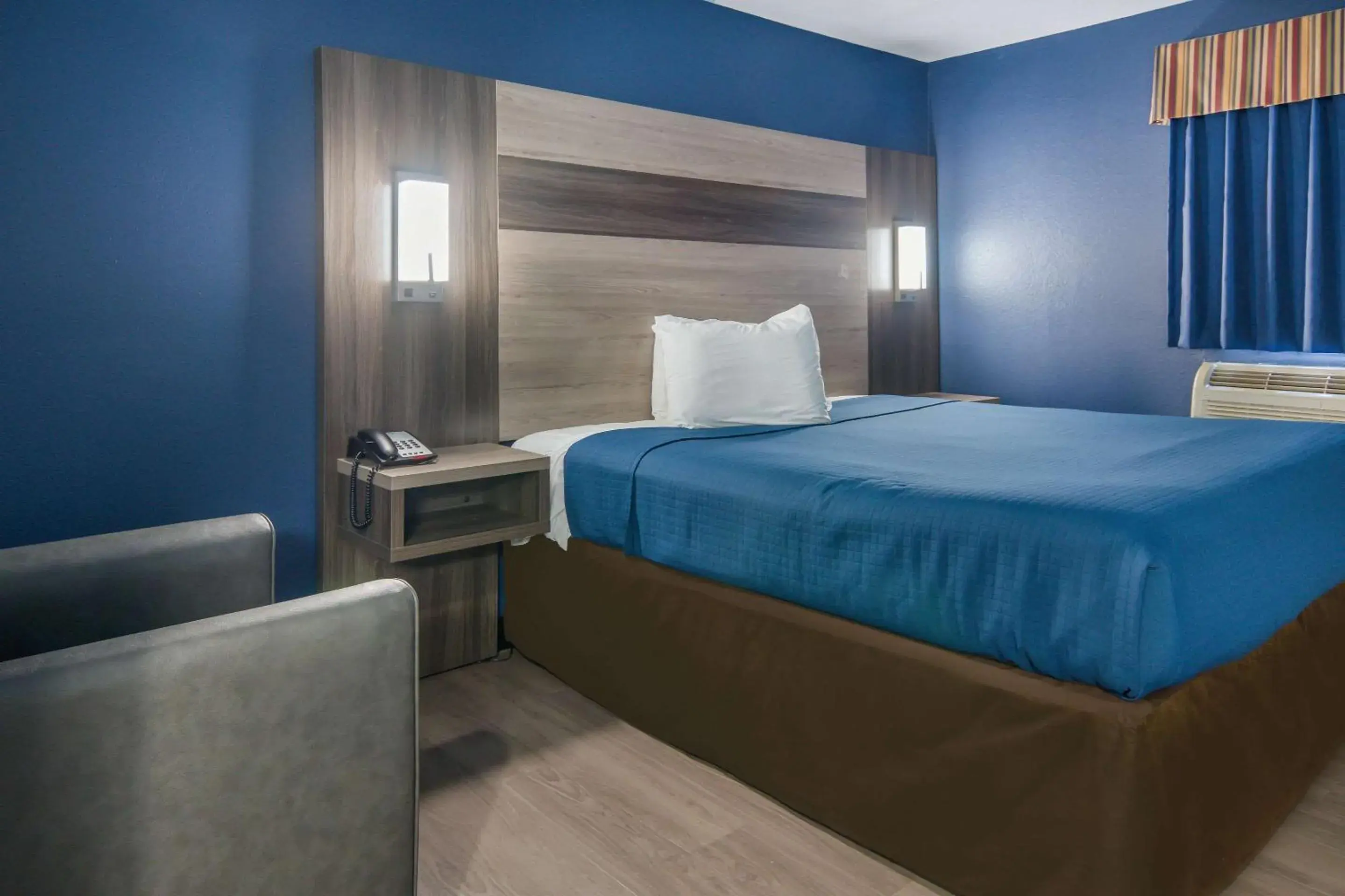 King Room - Smoking in Rodeway Inn Carrollton I-35E King Room - Smoking in Rodeway Inn Carrollton I-35E