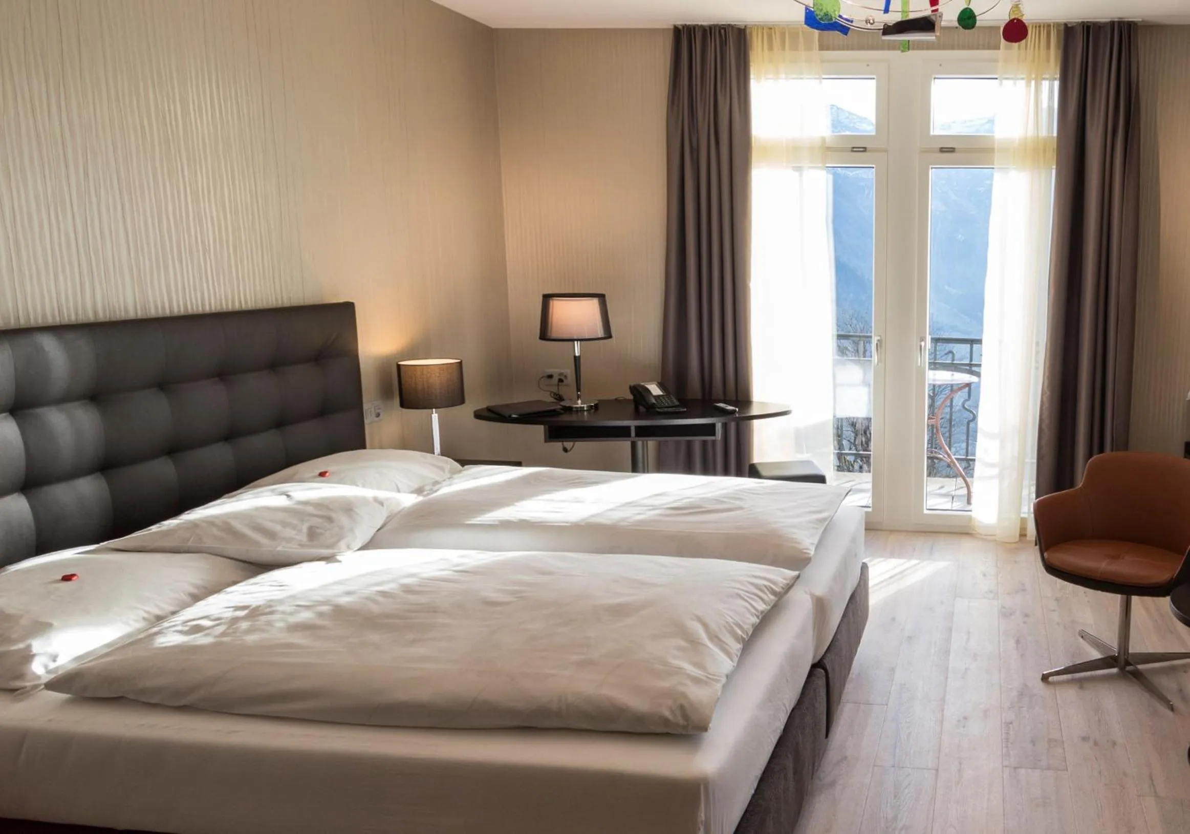 Photo of the whole room, Bed in Märchenhotel