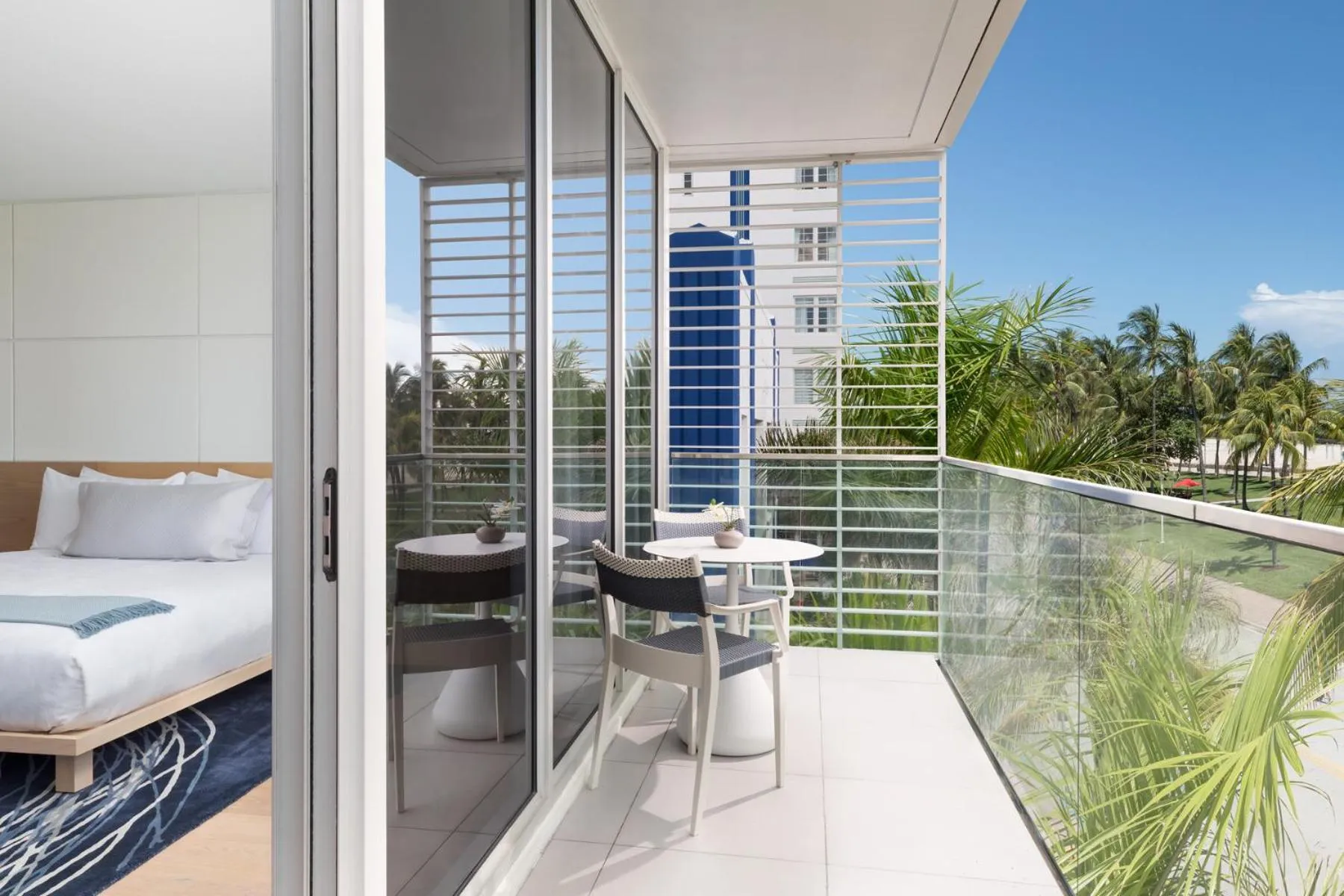 Patio, Bed in Park Central South Beach