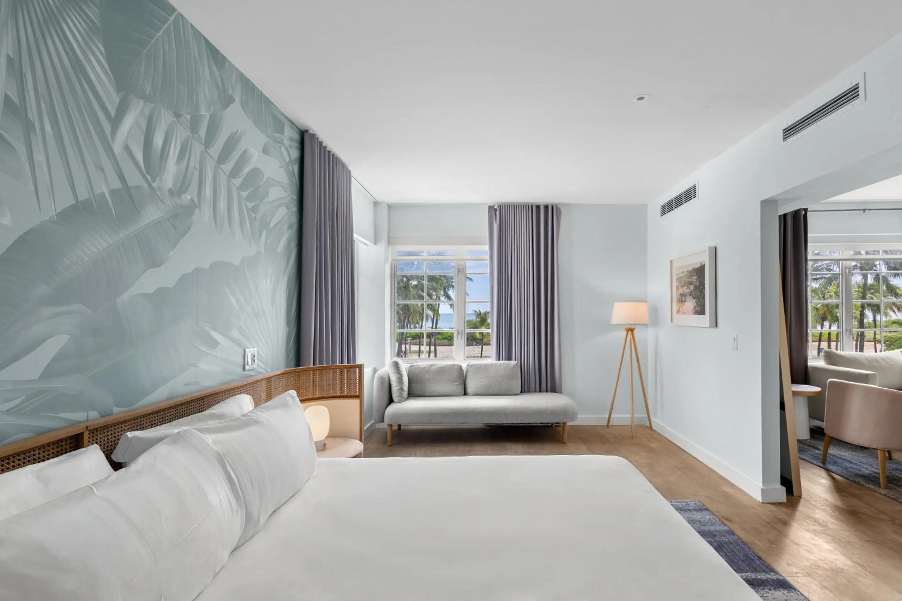 Bed in Park Central South Beach