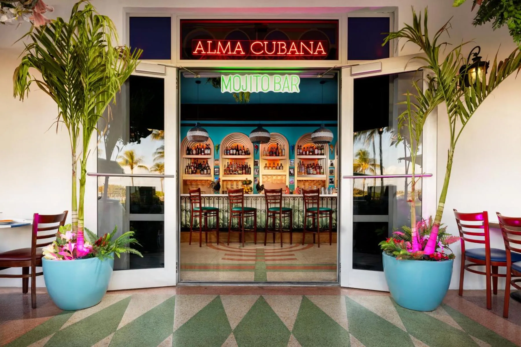 Restaurant/places to eat in Park Central South Beach