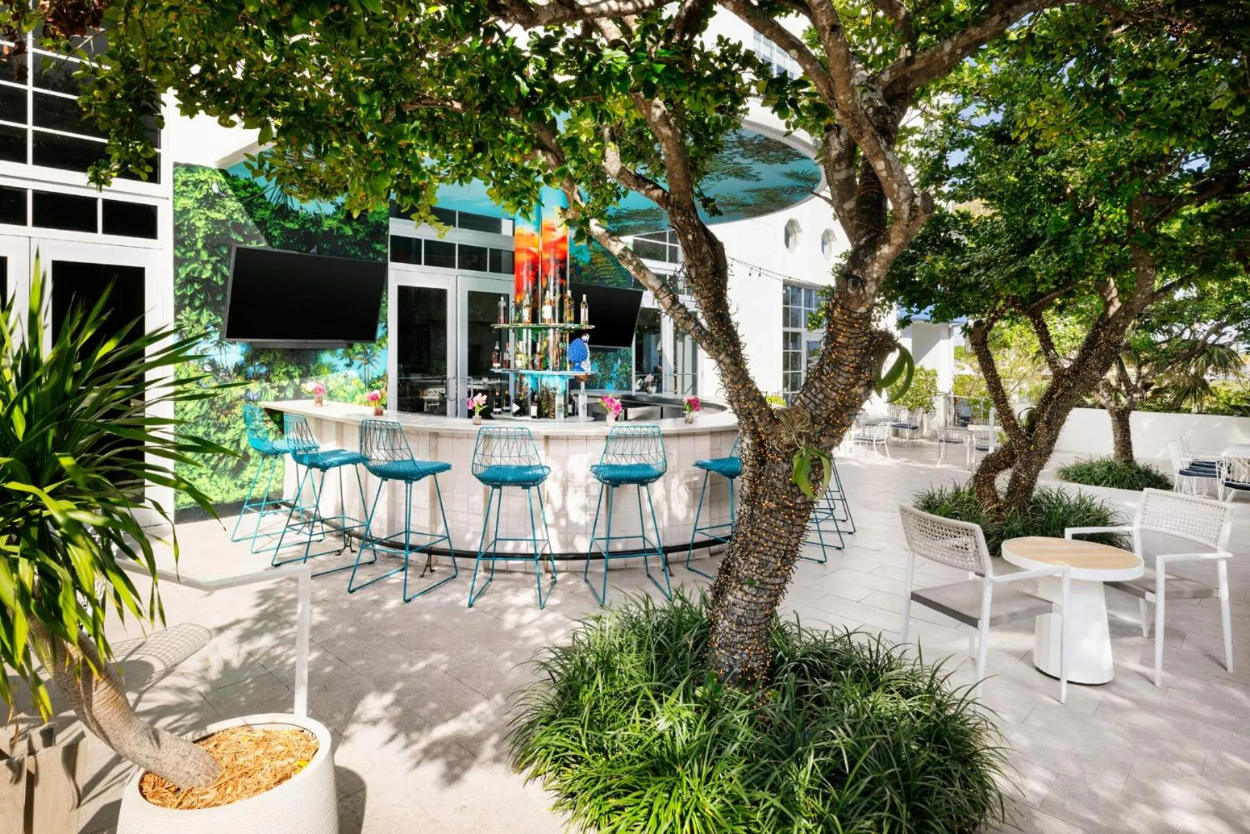 Lounge or bar in Park Central South Beach