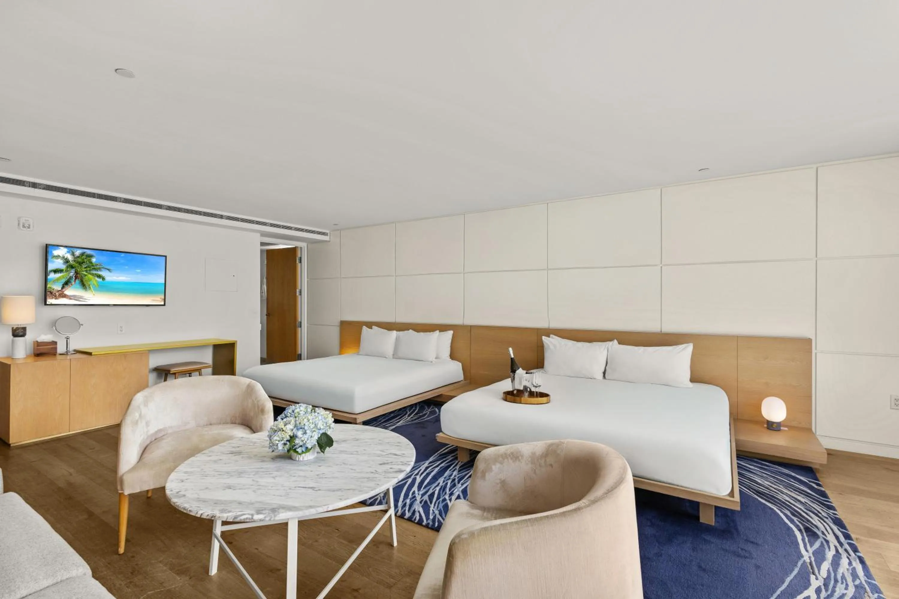 TV and multimedia in Park Central South Beach