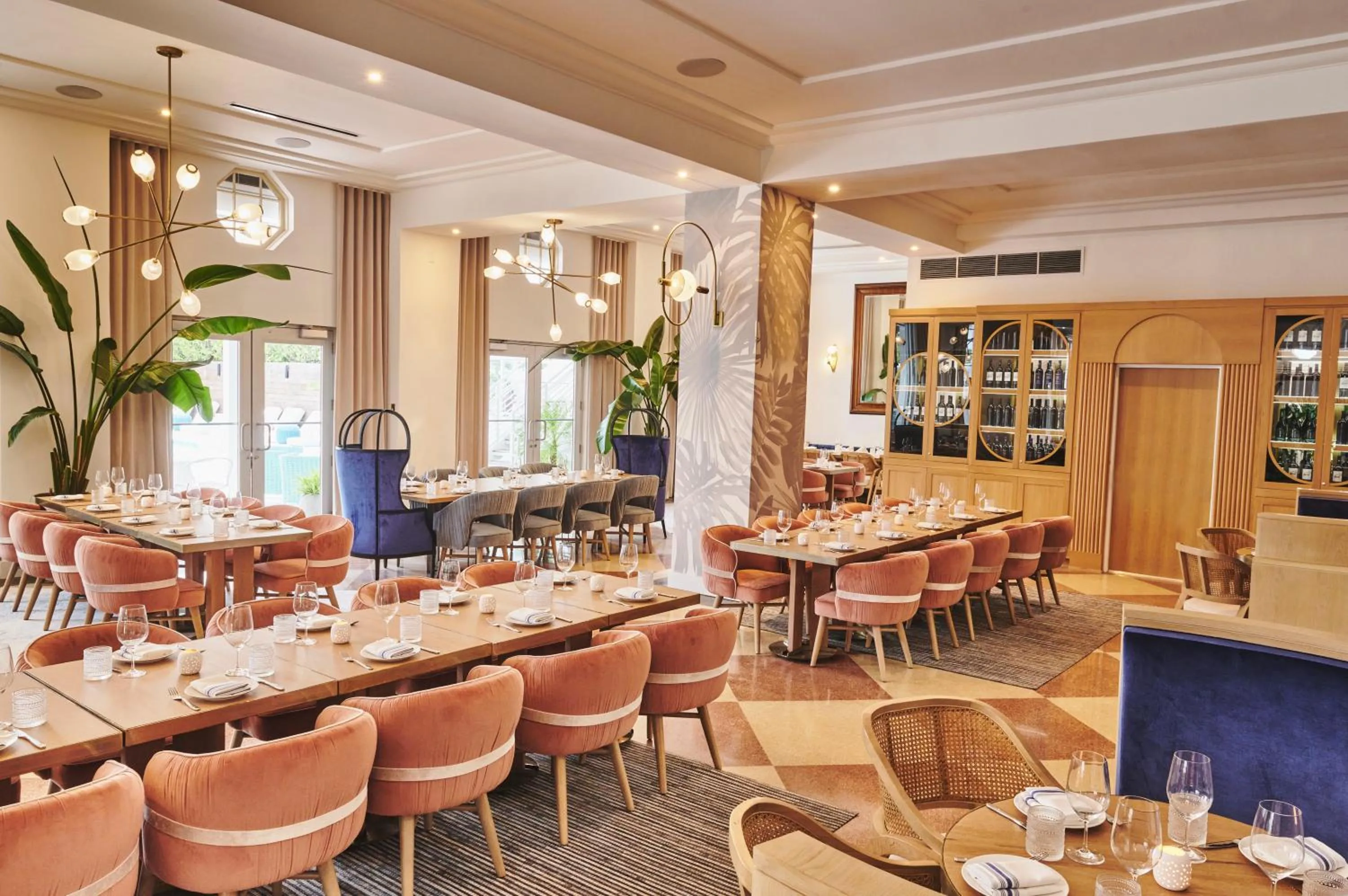 Restaurant/places to eat in Park Central South Beach