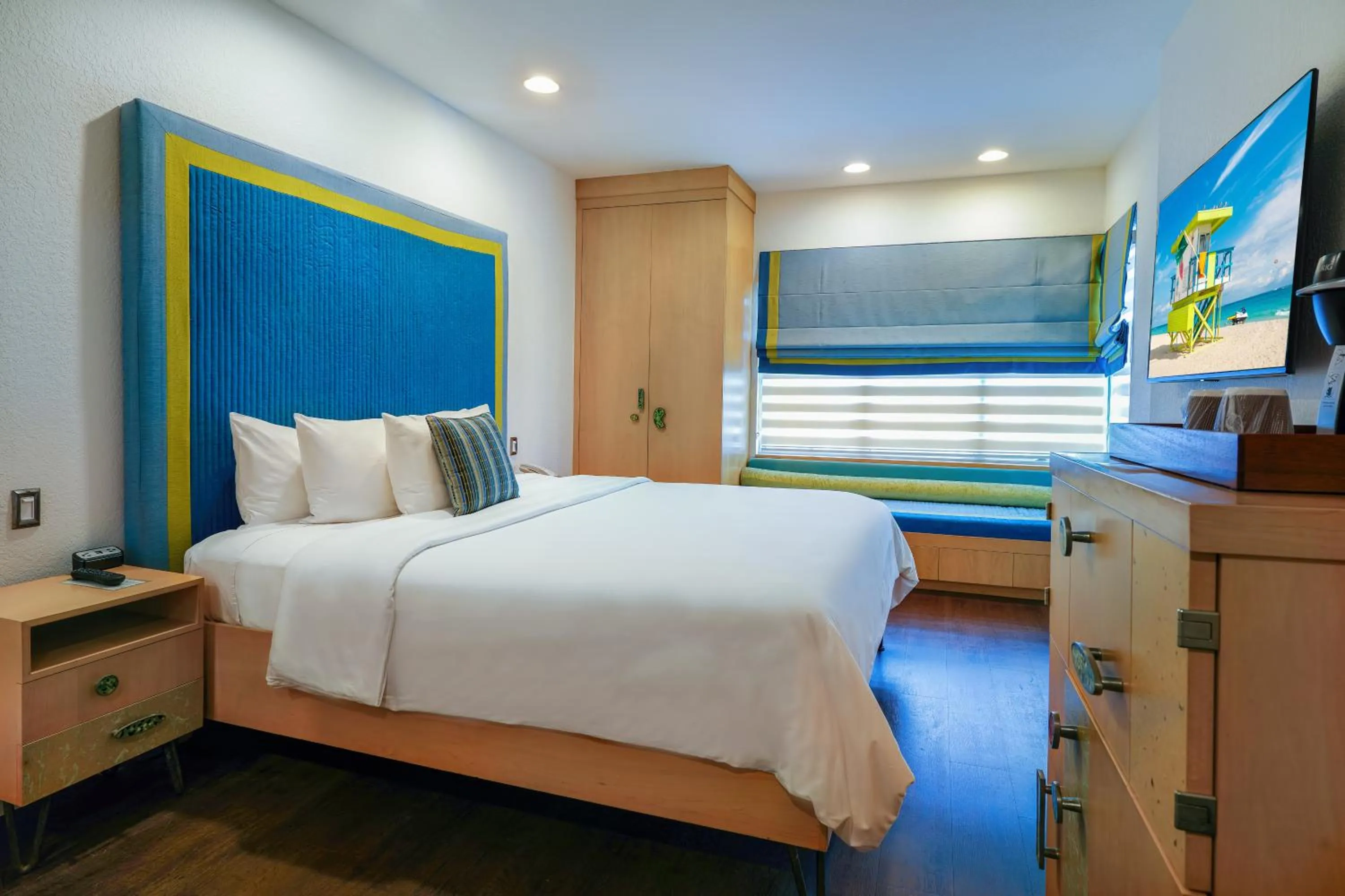 Bedroom, Bed in The Tony Hotel South Beach