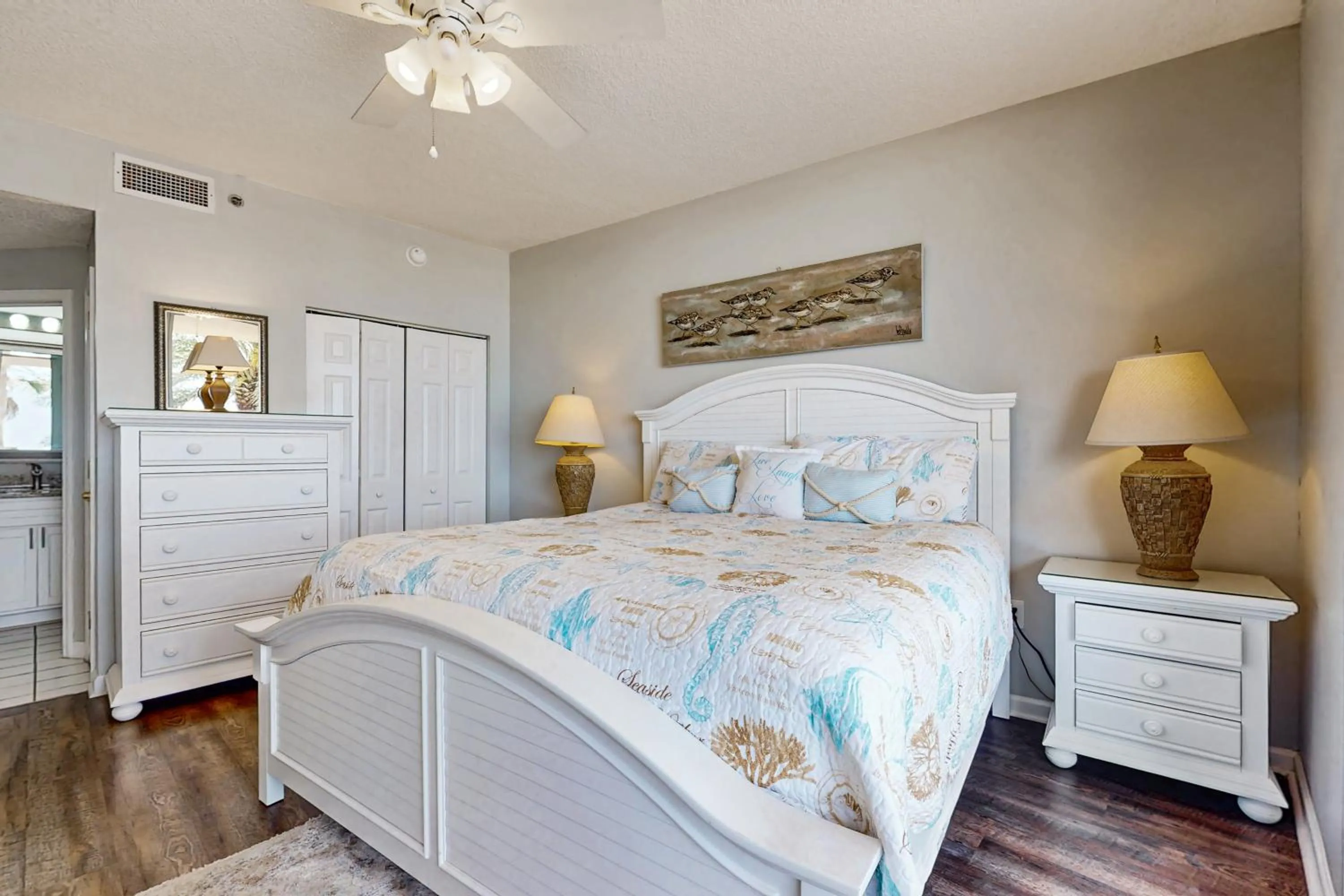 Bed in The Beach Club Catalina 306