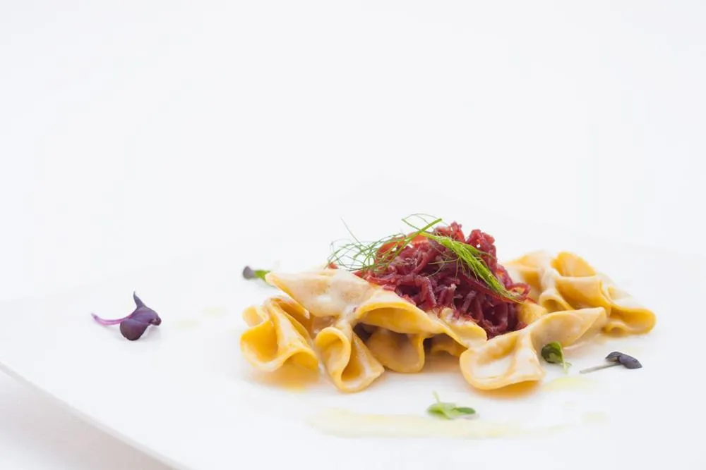 Restaurant/places to eat in Hotel Elite