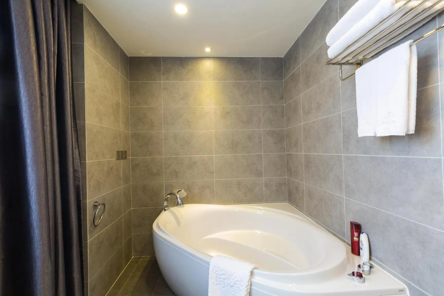 Bath in Guangzhou Seaman Hotel