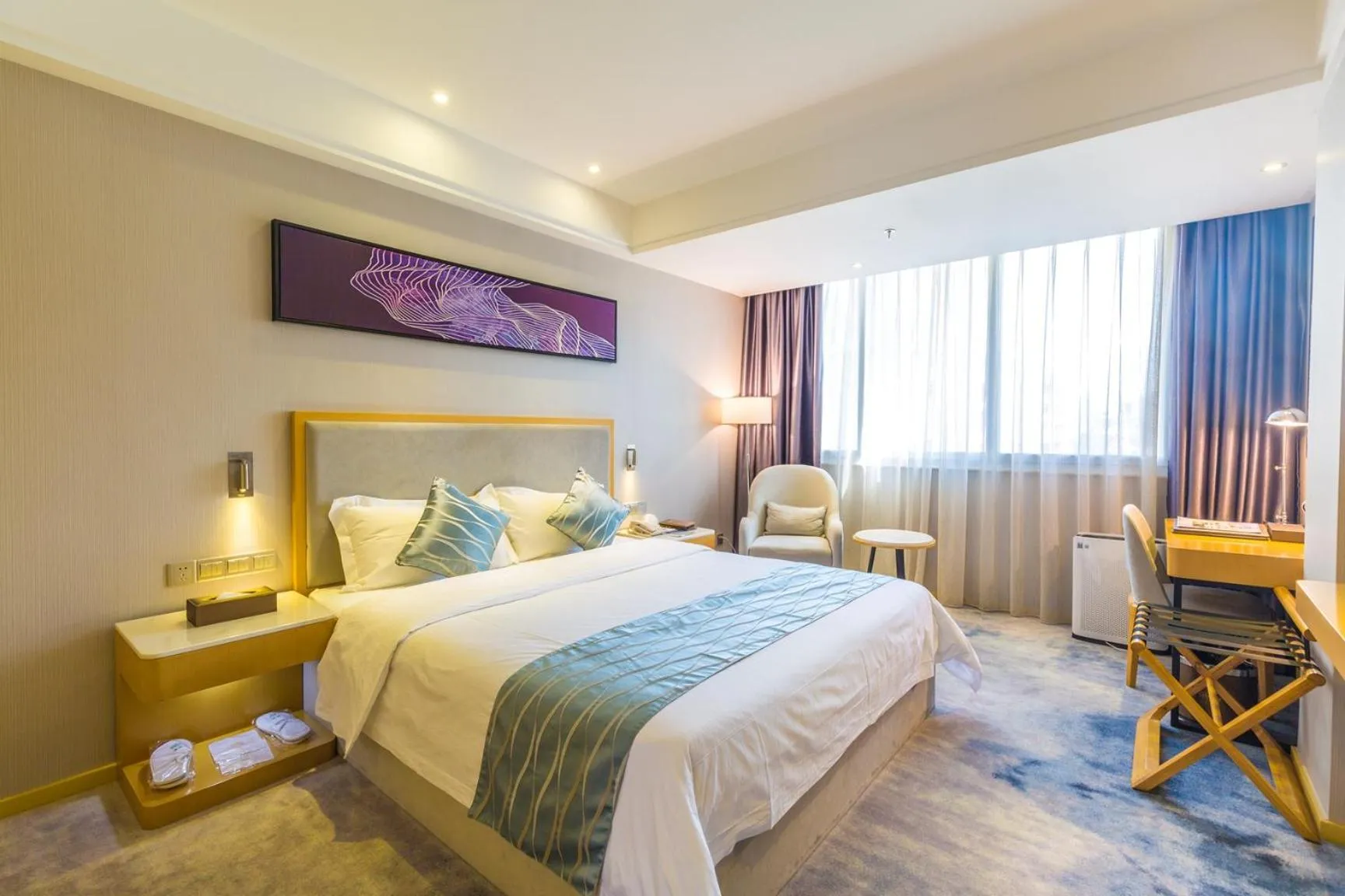 Photo of the whole room, Bed in Guangzhou Seaman Hotel