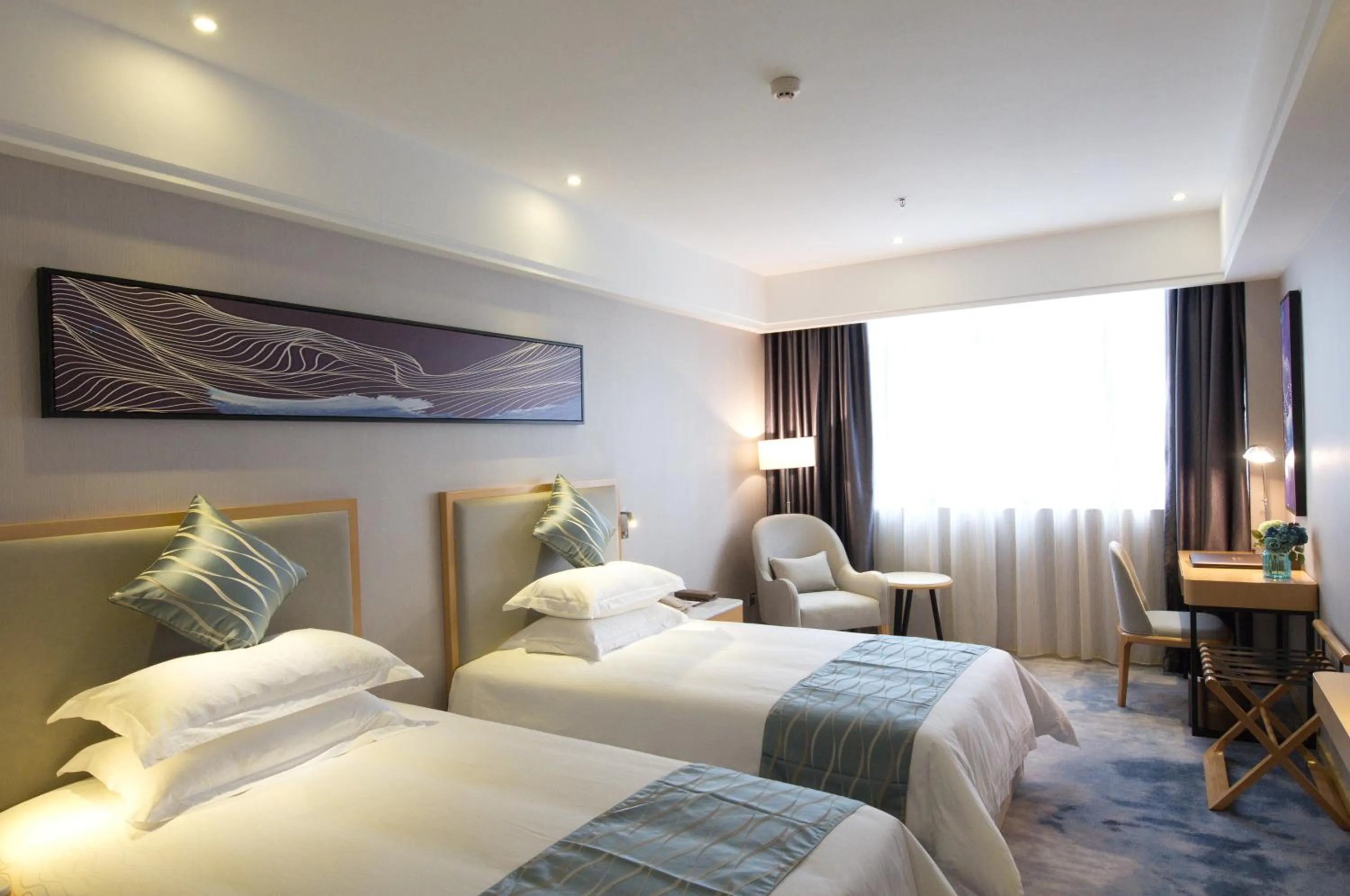 Photo of the whole room, Bed in Guangzhou Seaman Hotel