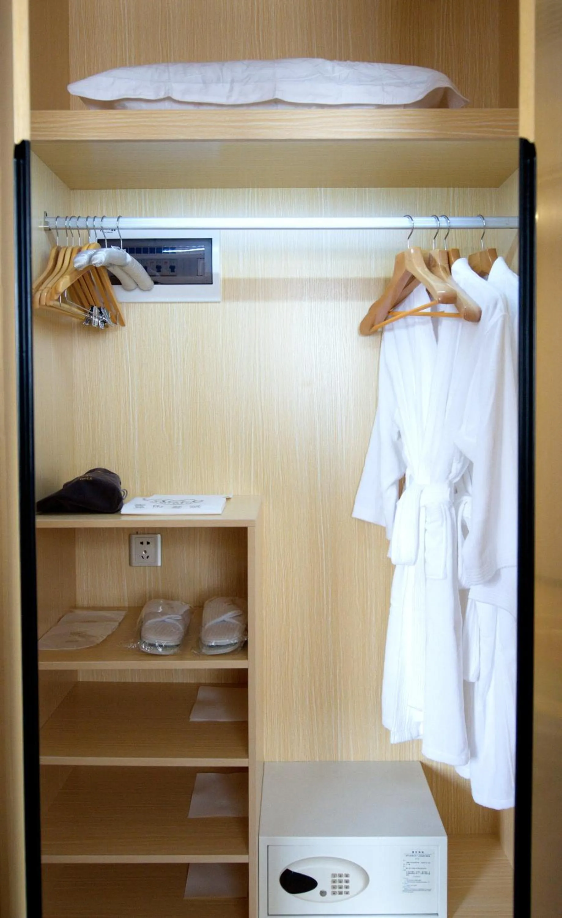 Area and facilities in Guangzhou Seaman Hotel