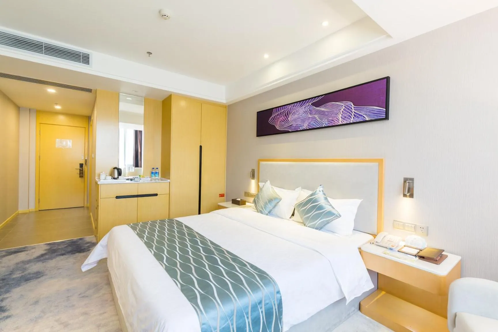 Bedroom, Bed in Guangzhou Seaman Hotel