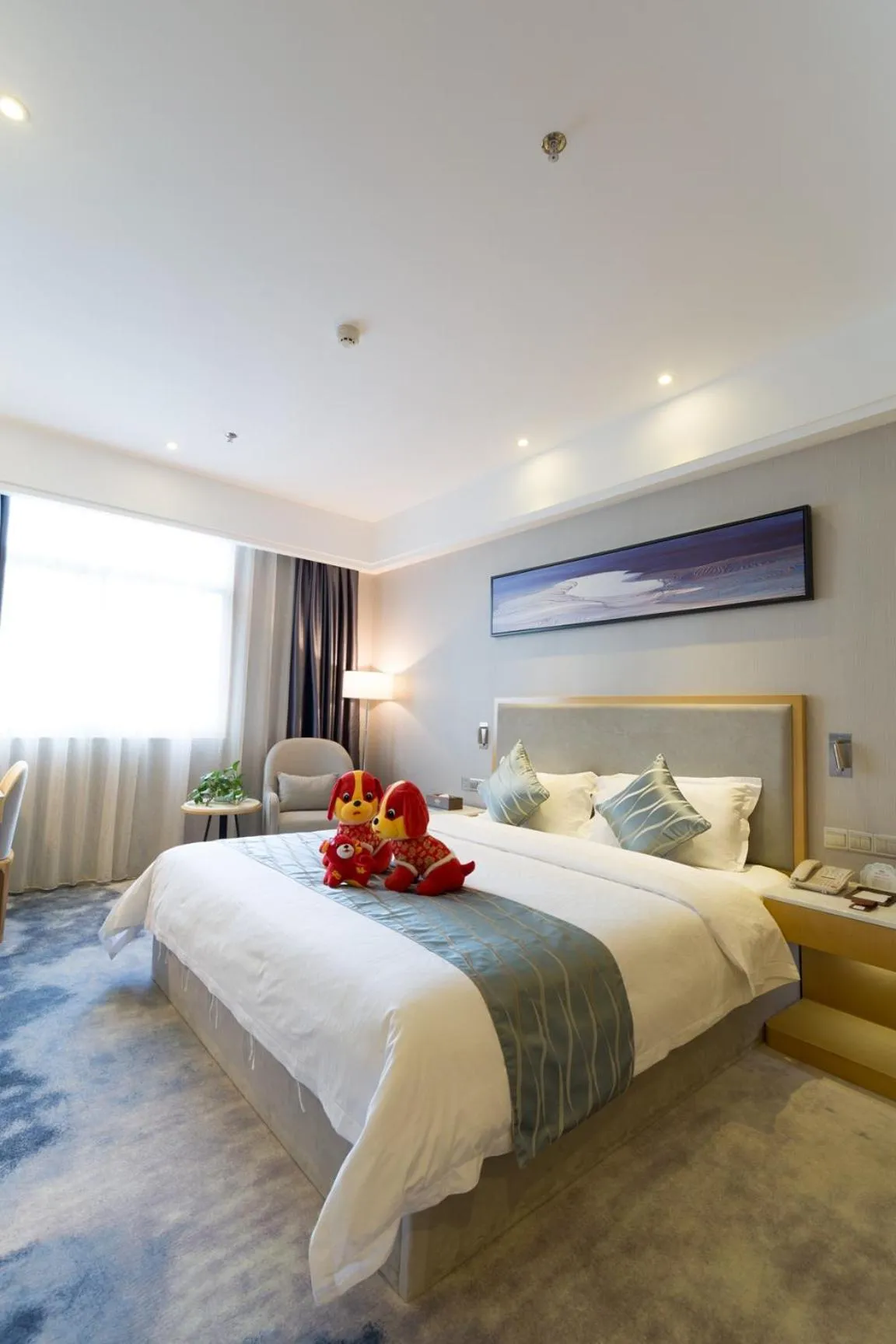 Bed in Guangzhou Seaman Hotel