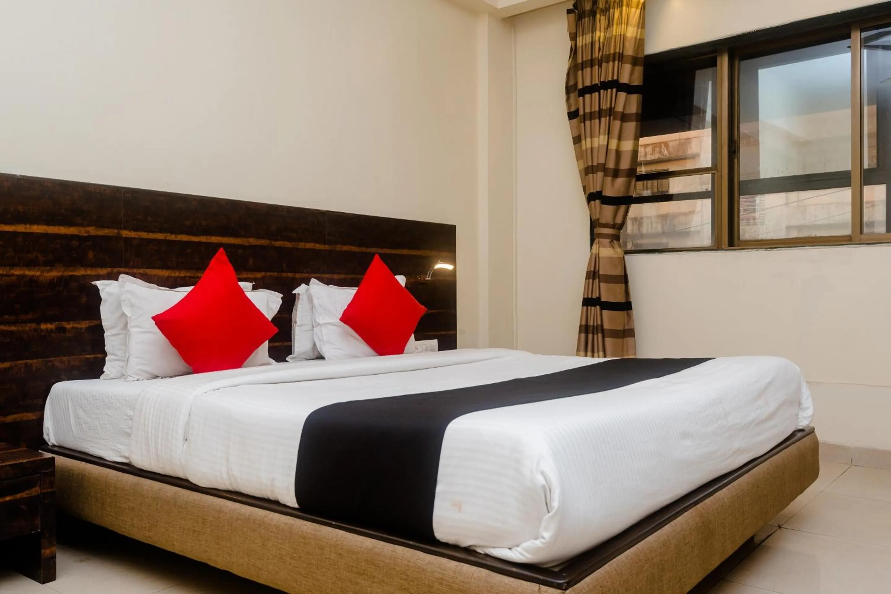 Bedroom, Bed in Hotel O Sai Plaza