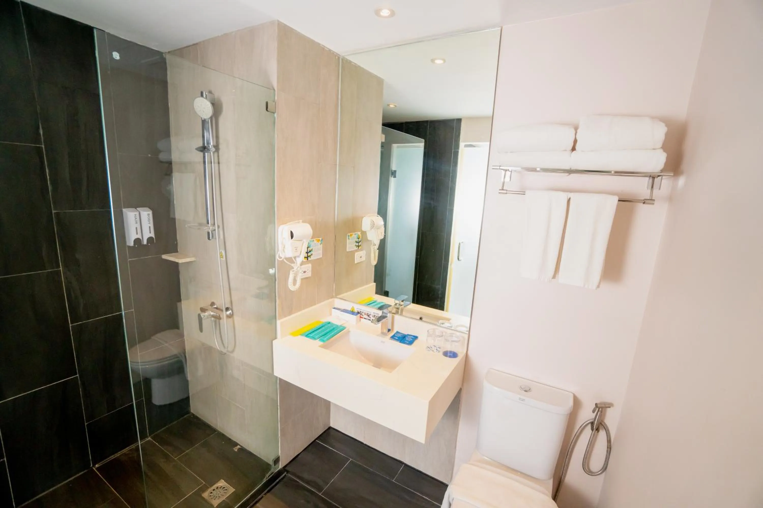 Shower in Solea Palm Resort Mactan