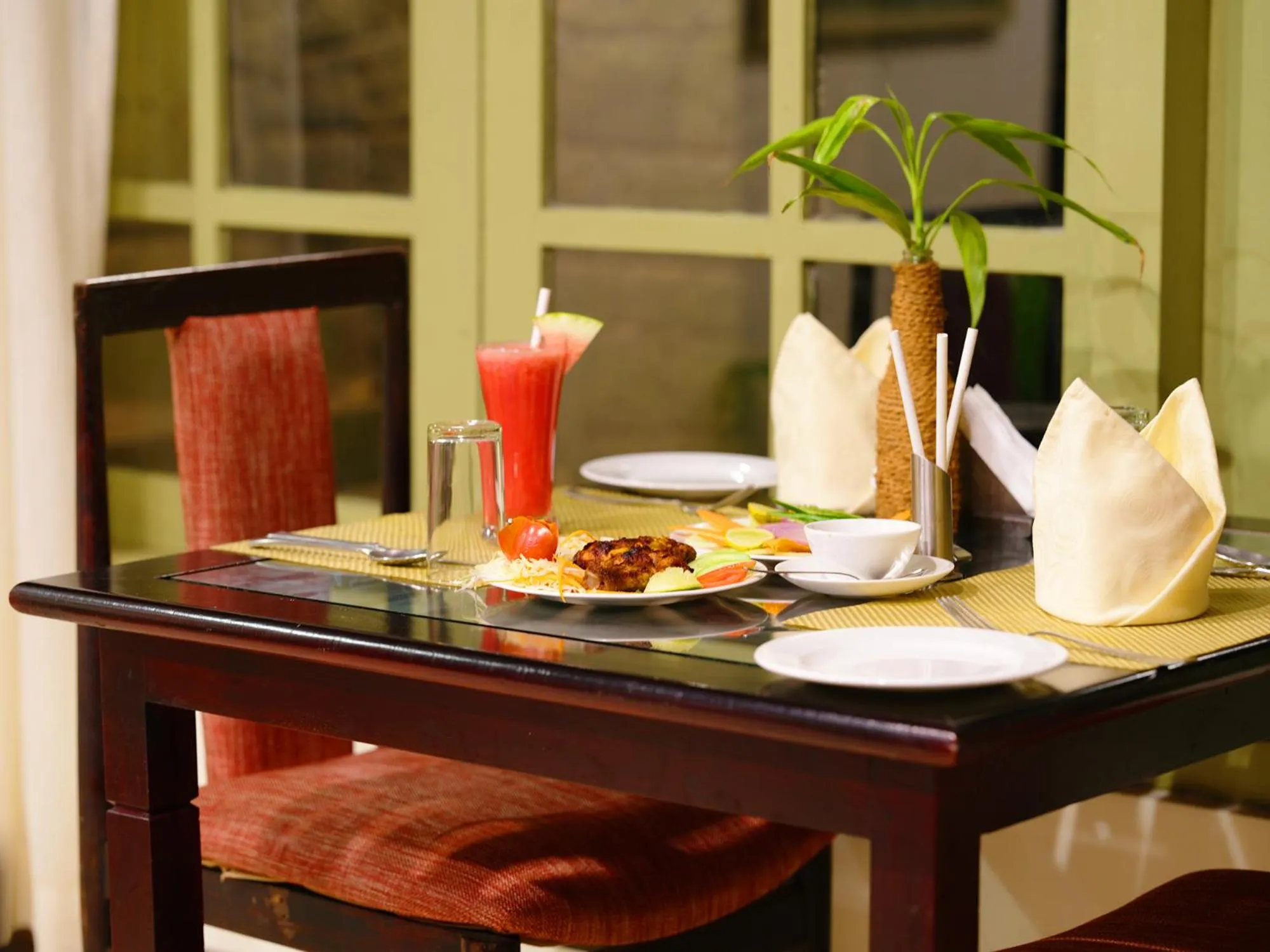 Restaurant/places to eat in Mystic Mayapott, Thekkady