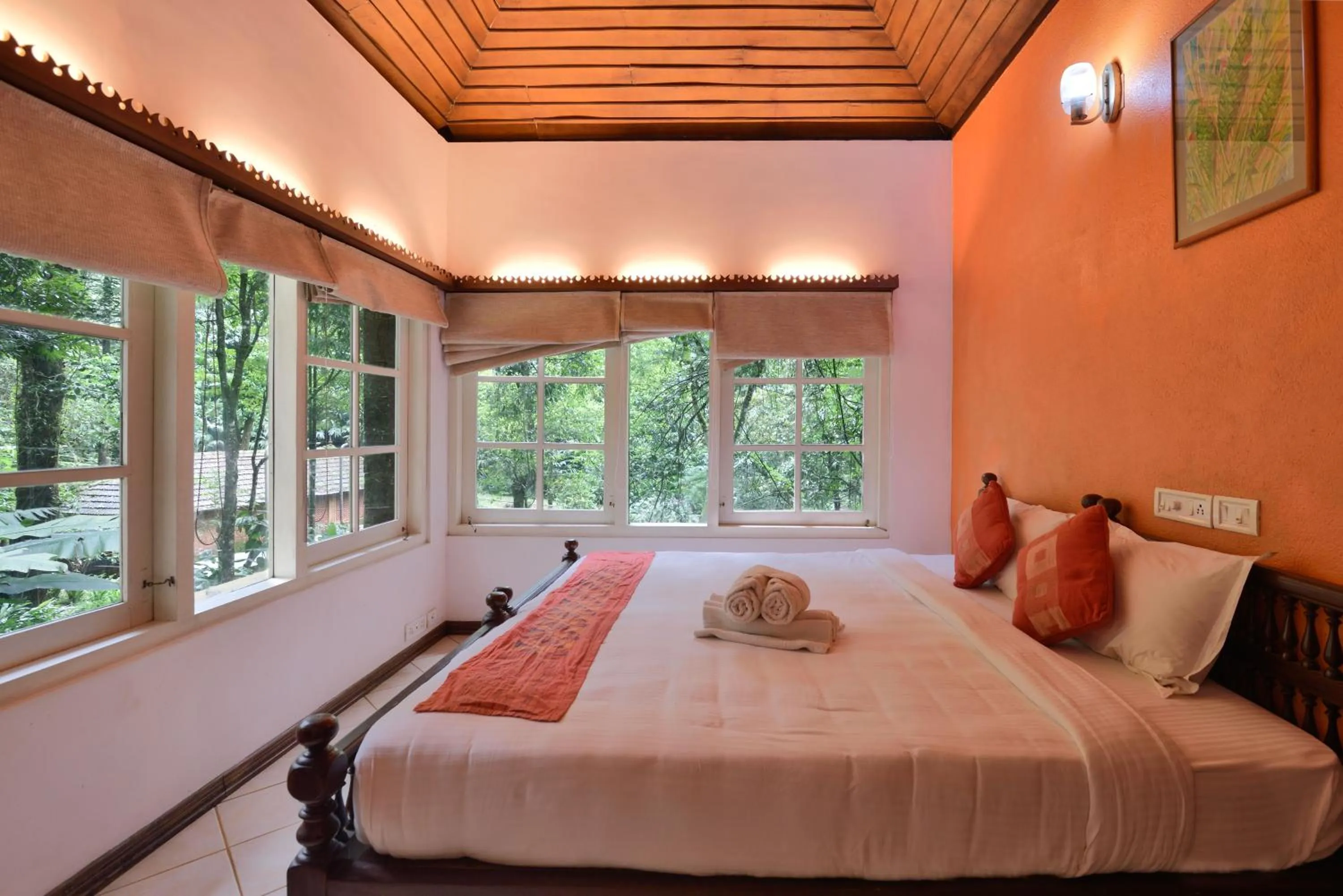 Bed in Mystic Mayapott, Thekkady