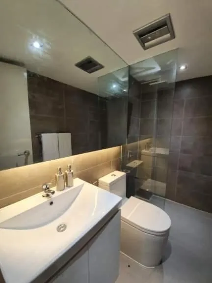 Bathroom in Radlett Residences Hotel - Tuguegarao