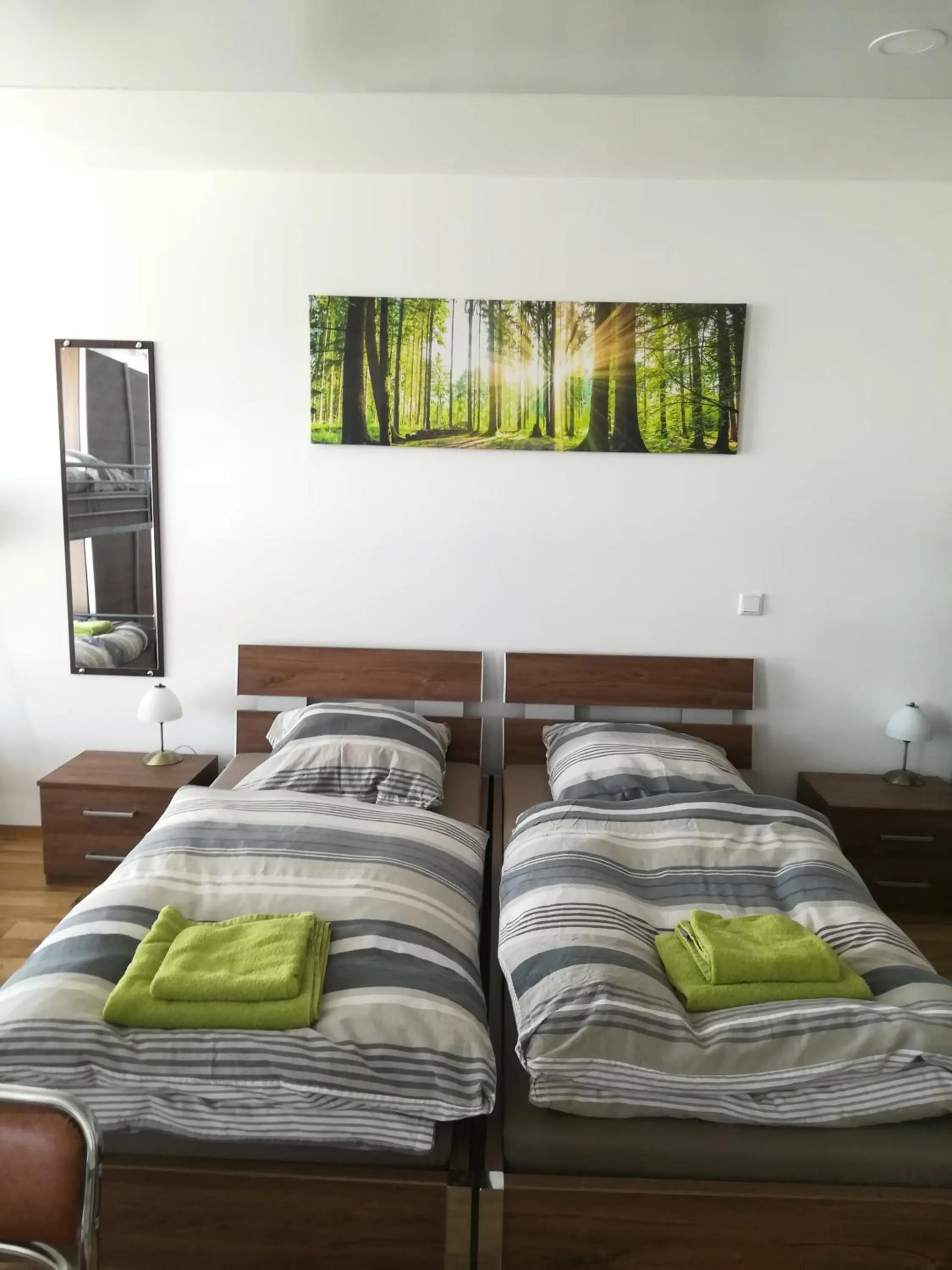 Staff, Bed in Jura Hotel