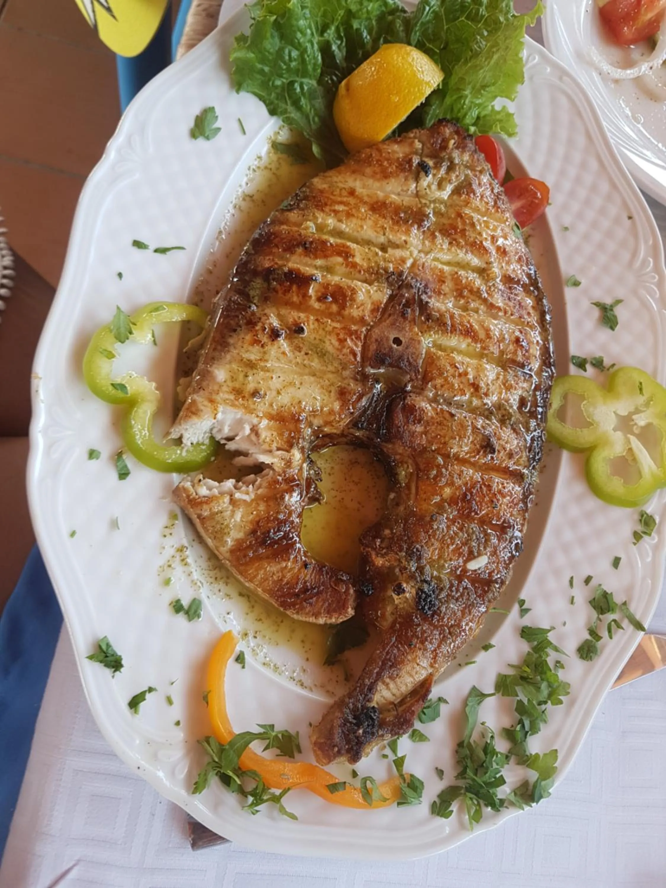 Restaurant/places to eat in Hotel Nautilos