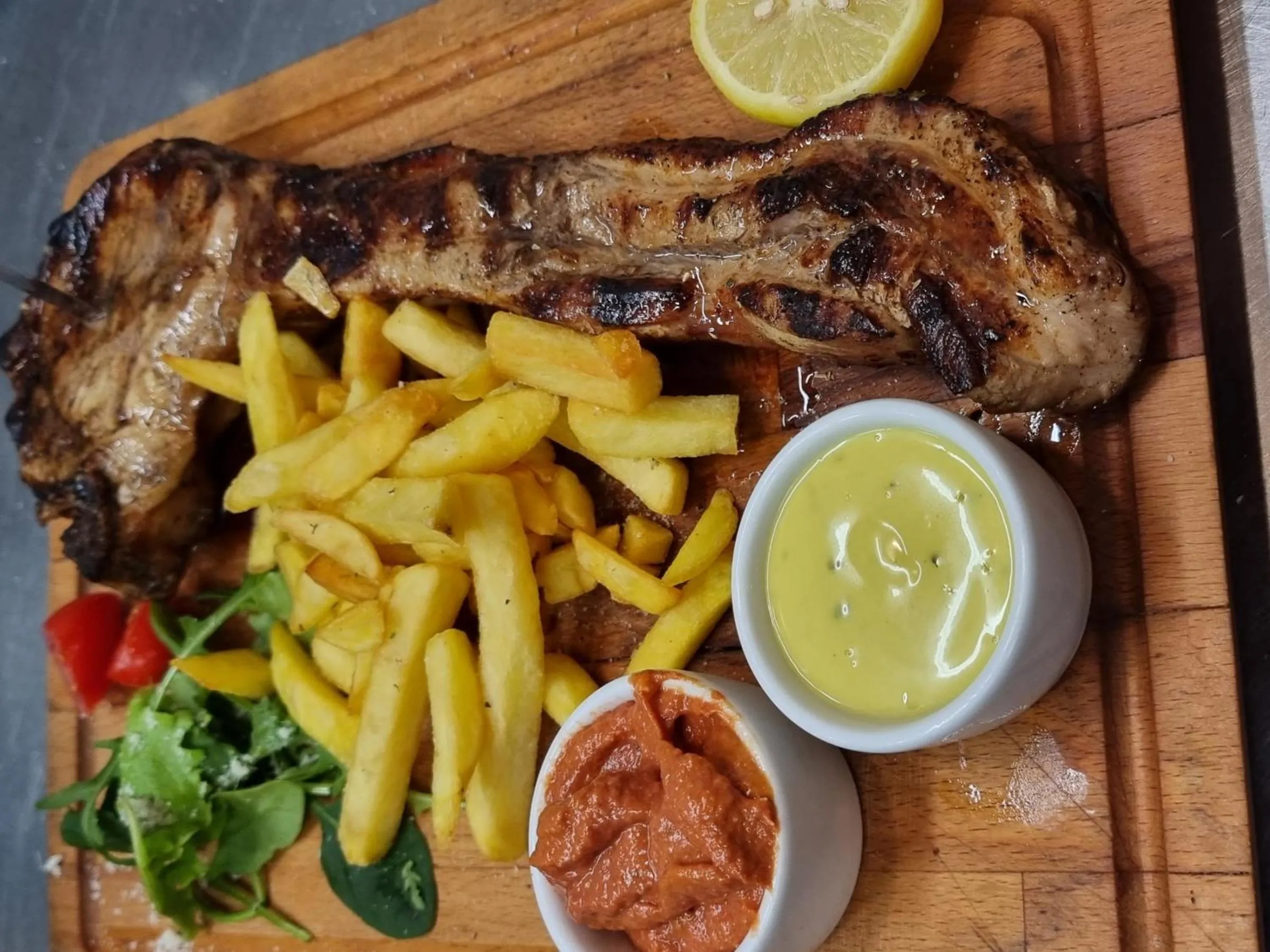 Restaurant/places to eat in Hotel Nautilos