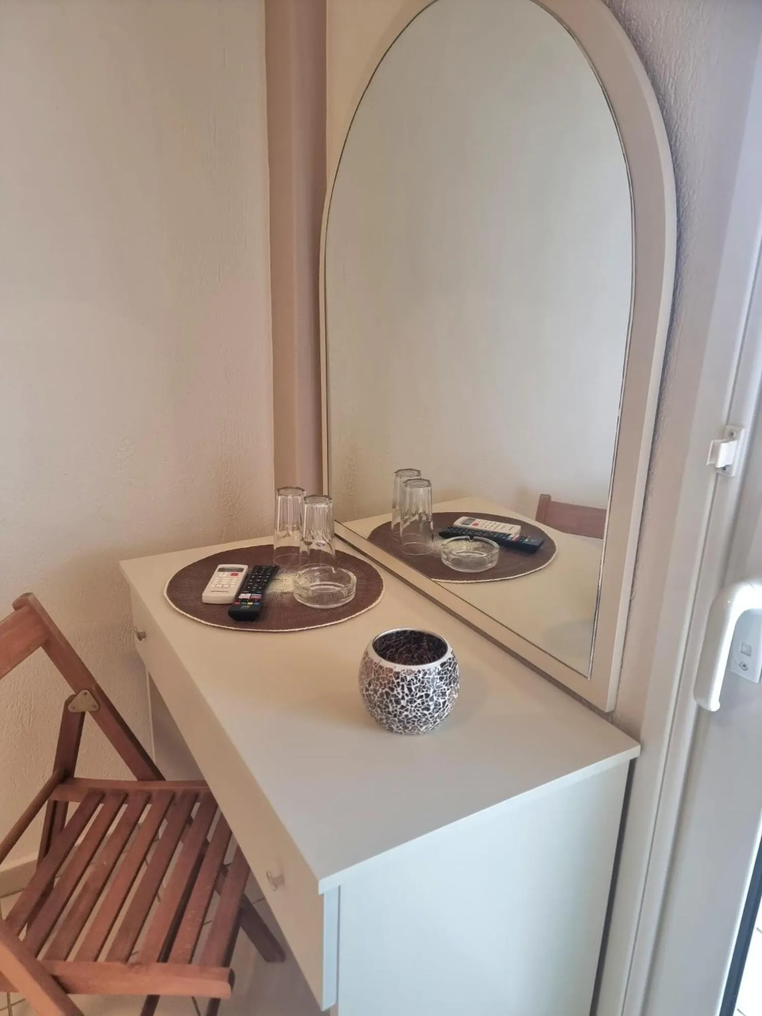 Photo of the whole room in Hotel Nautilos