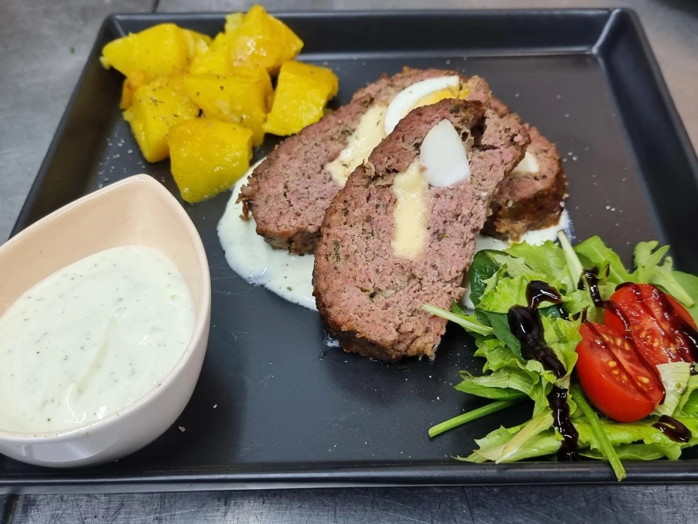 Restaurant/places to eat in Hotel Nautilos