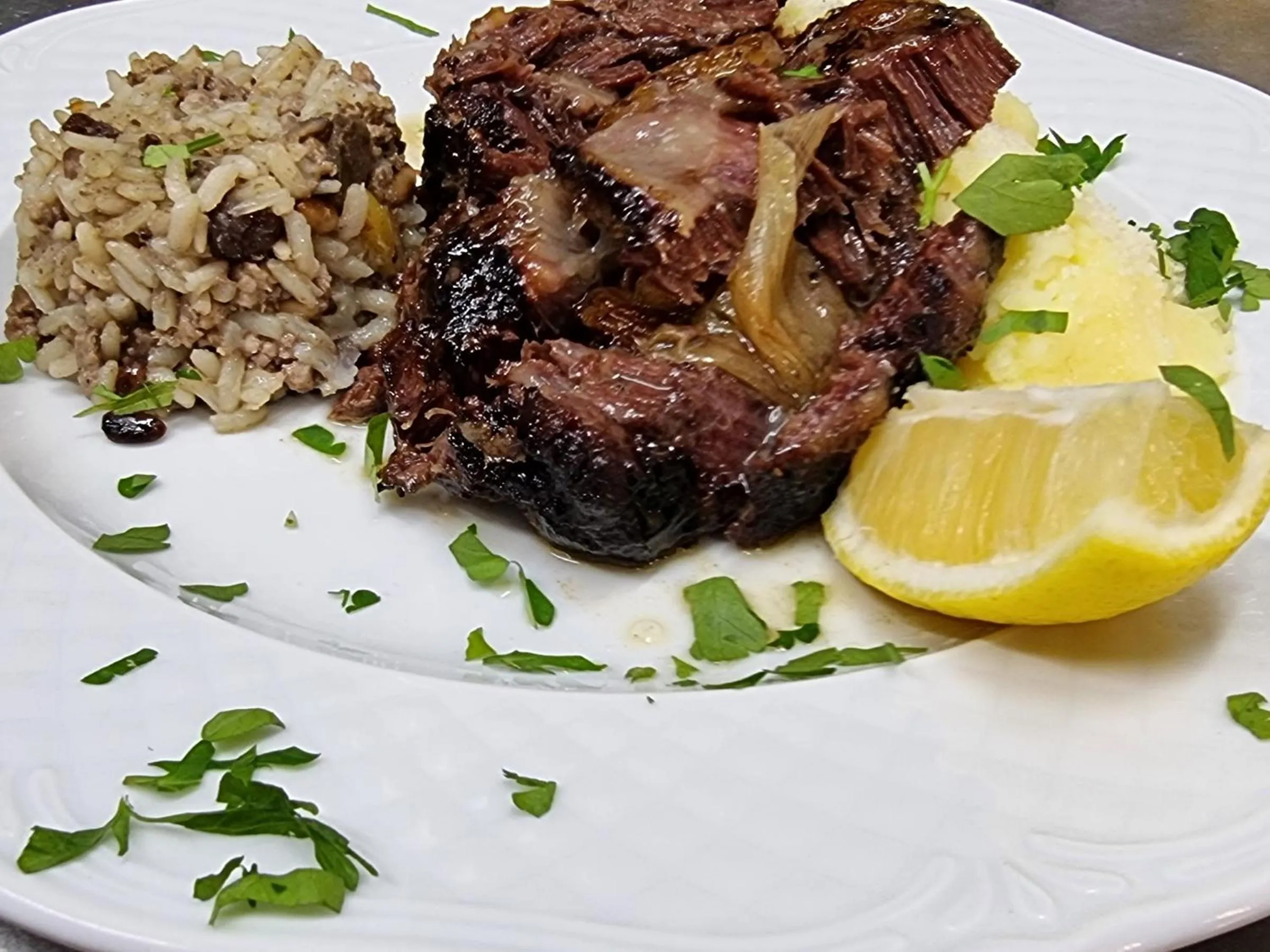 Restaurant/places to eat in Hotel Nautilos