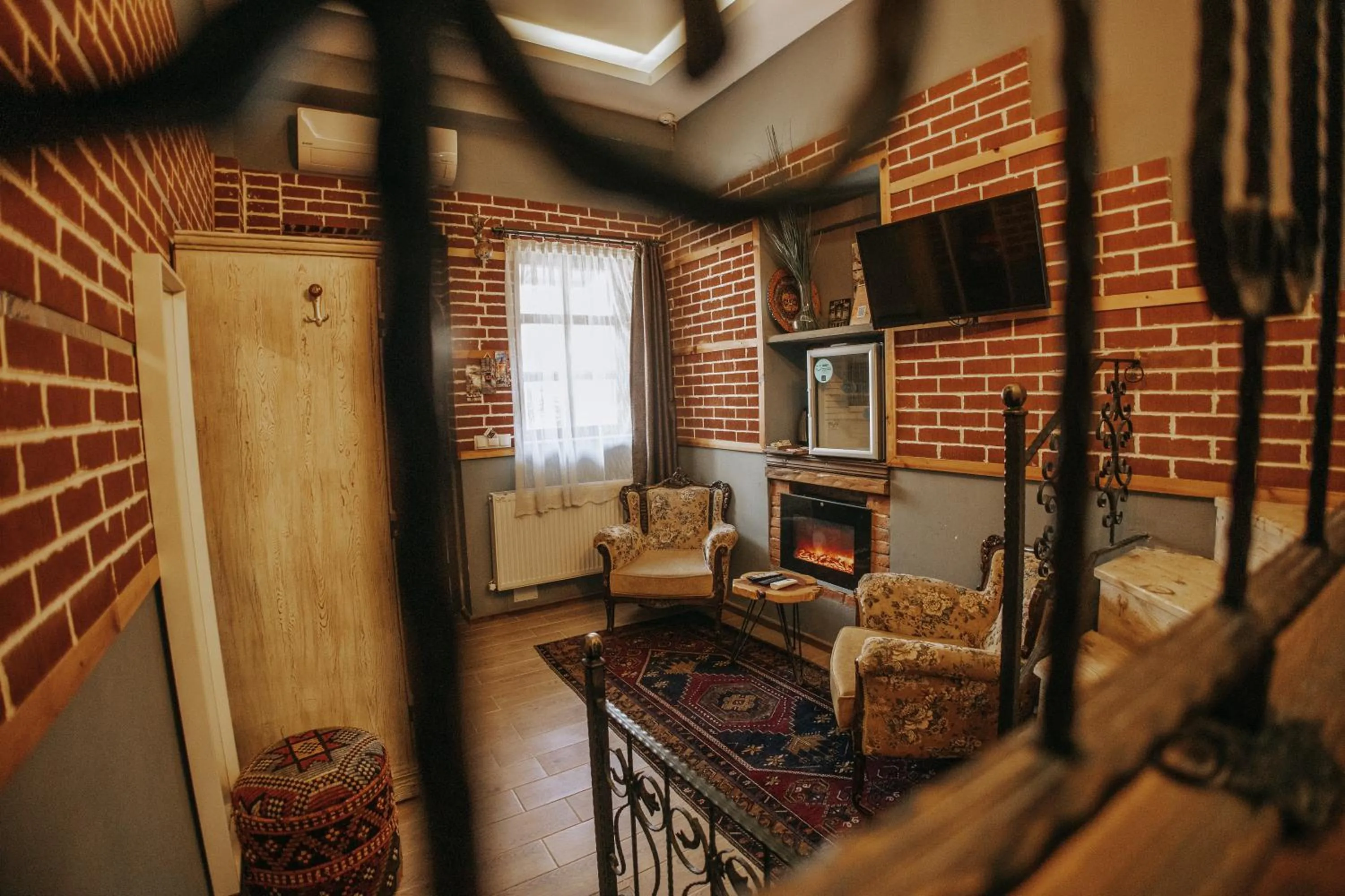 TV and multimedia in Vintage Cave House Hotel