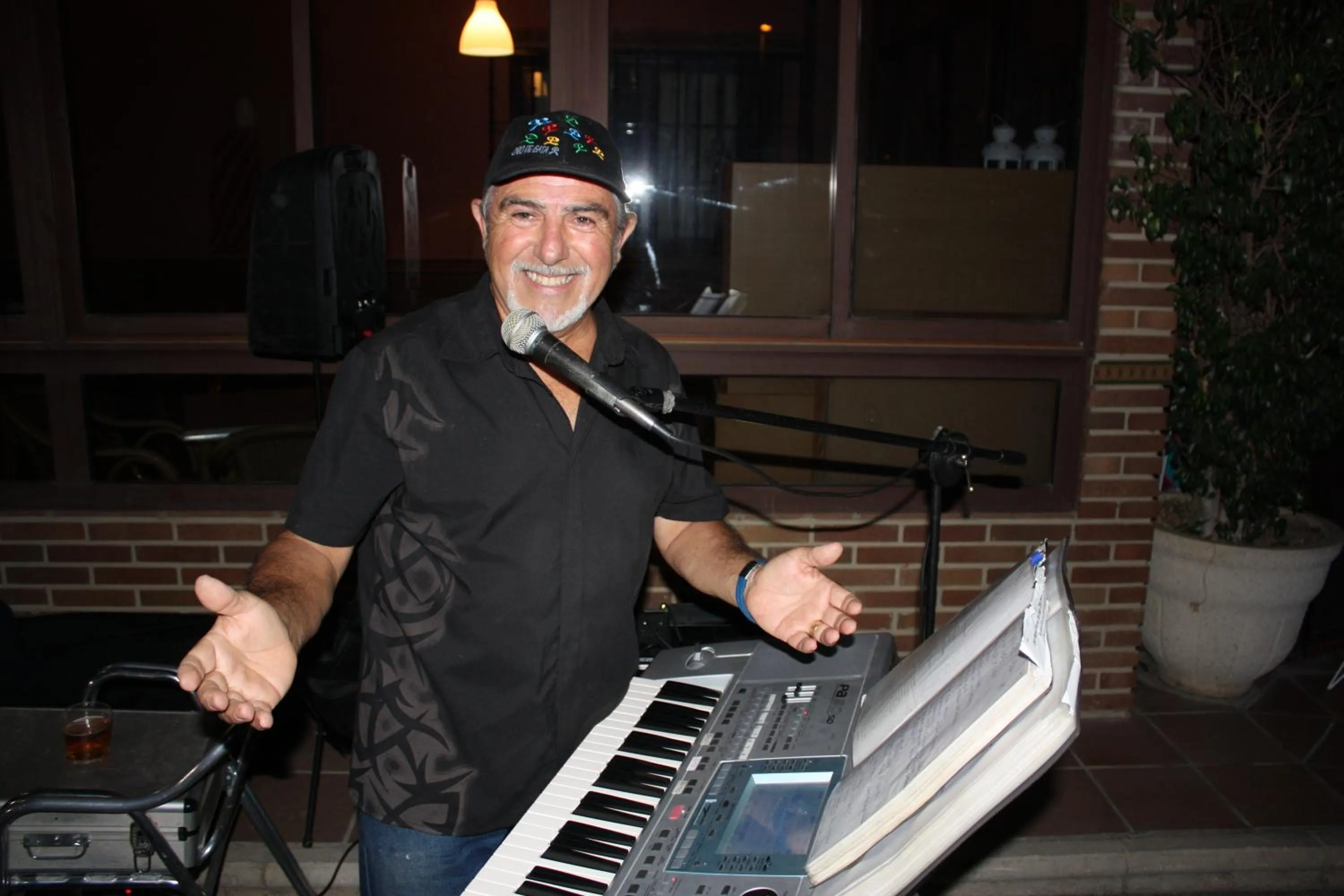 Nightclub / DJ in Hostal Rural La Plata Parking Incluido