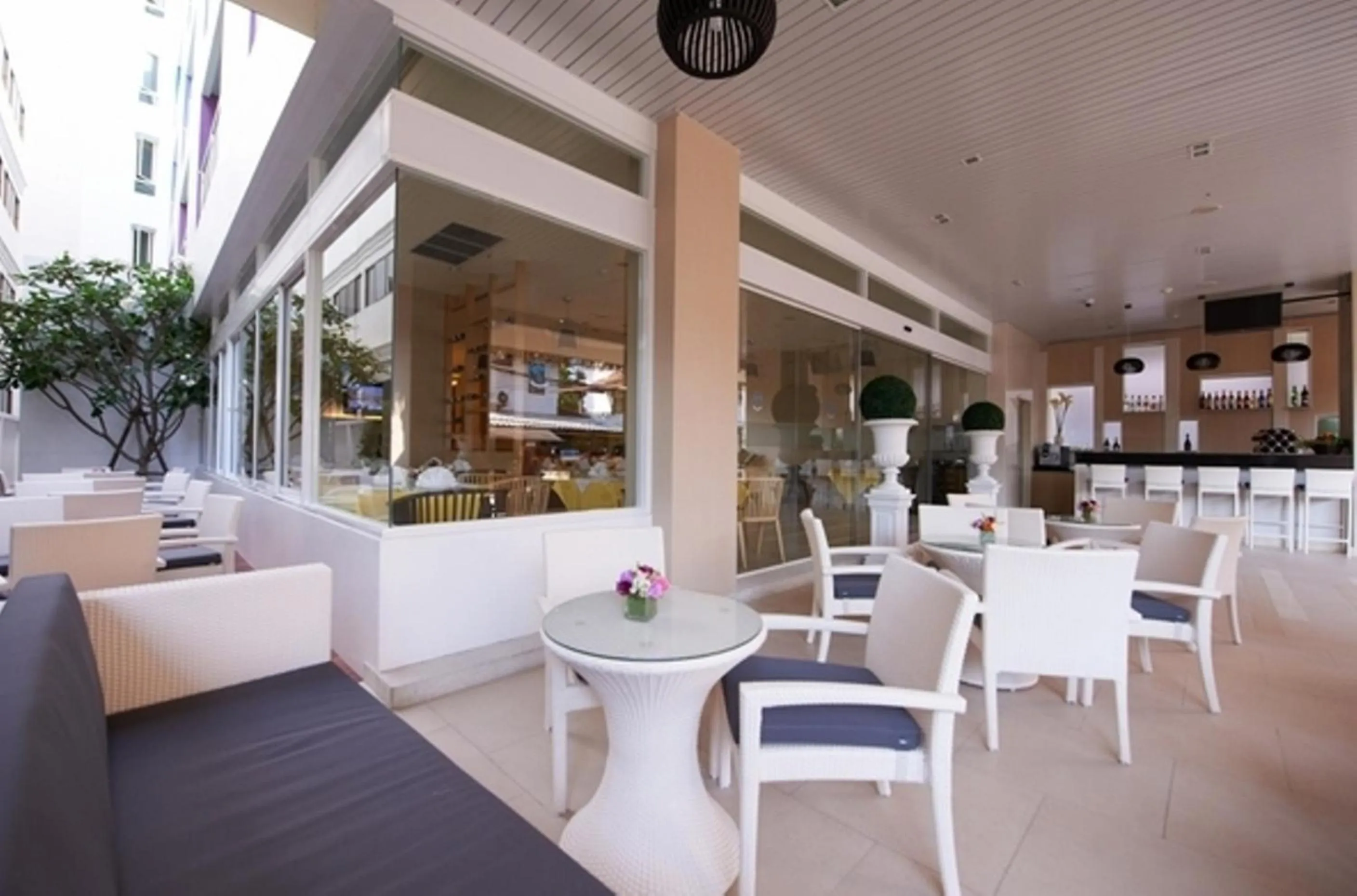 Restaurant/places to eat in Pattaya Sea View Hotel - SHA Extra Plus