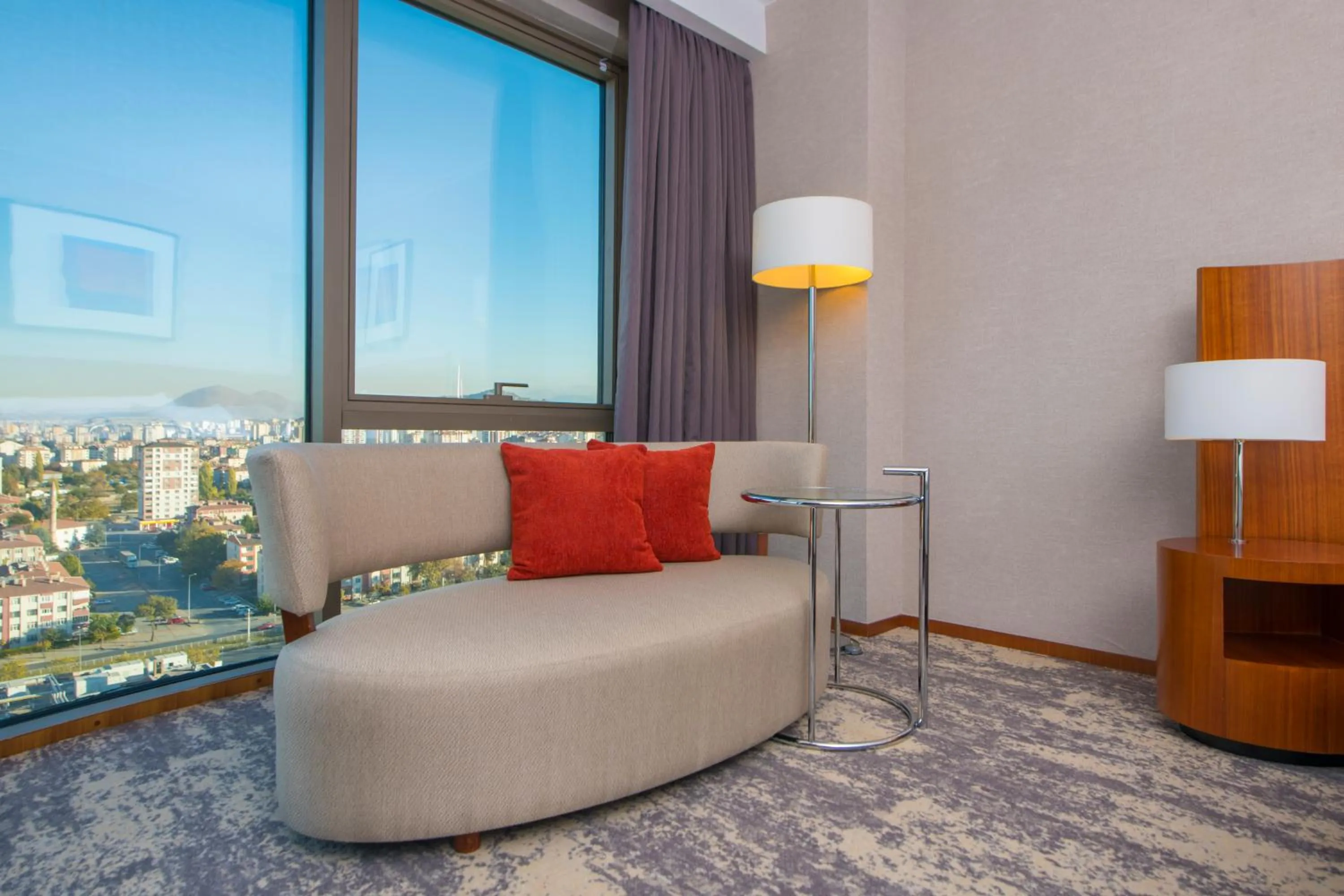 Seating area in Crowne Plaza Kayseri by IHG