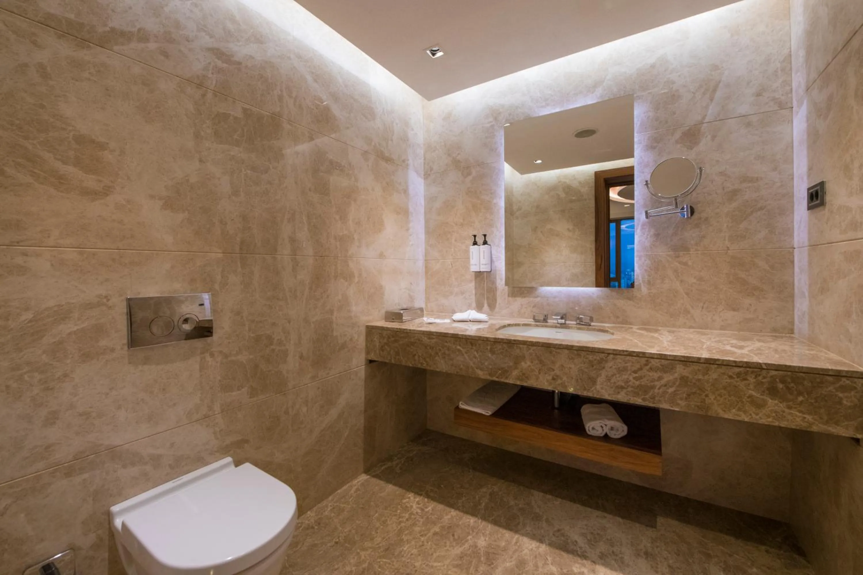 Bathroom in Crowne Plaza Kayseri by IHG