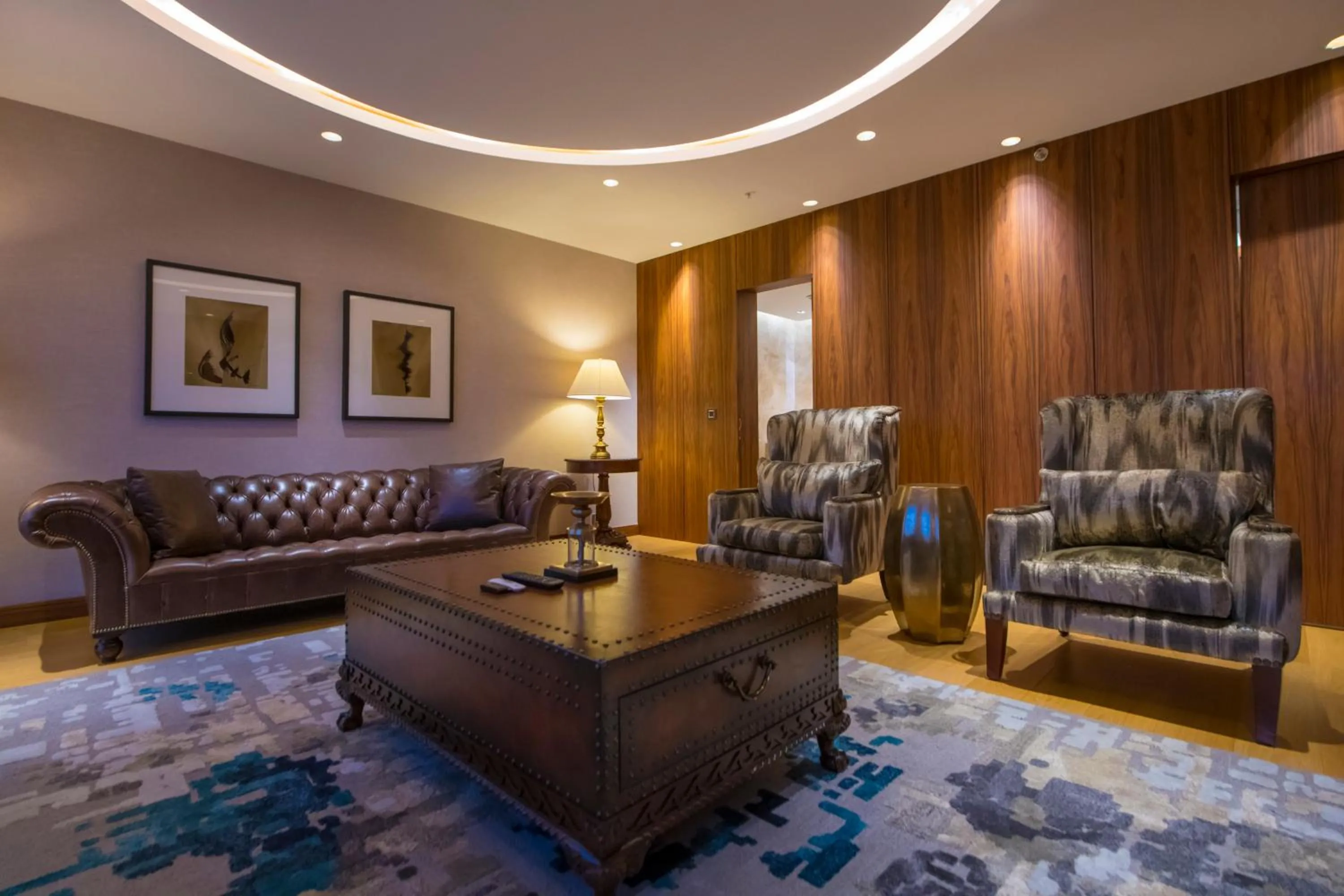 Living room in Crowne Plaza Kayseri by IHG