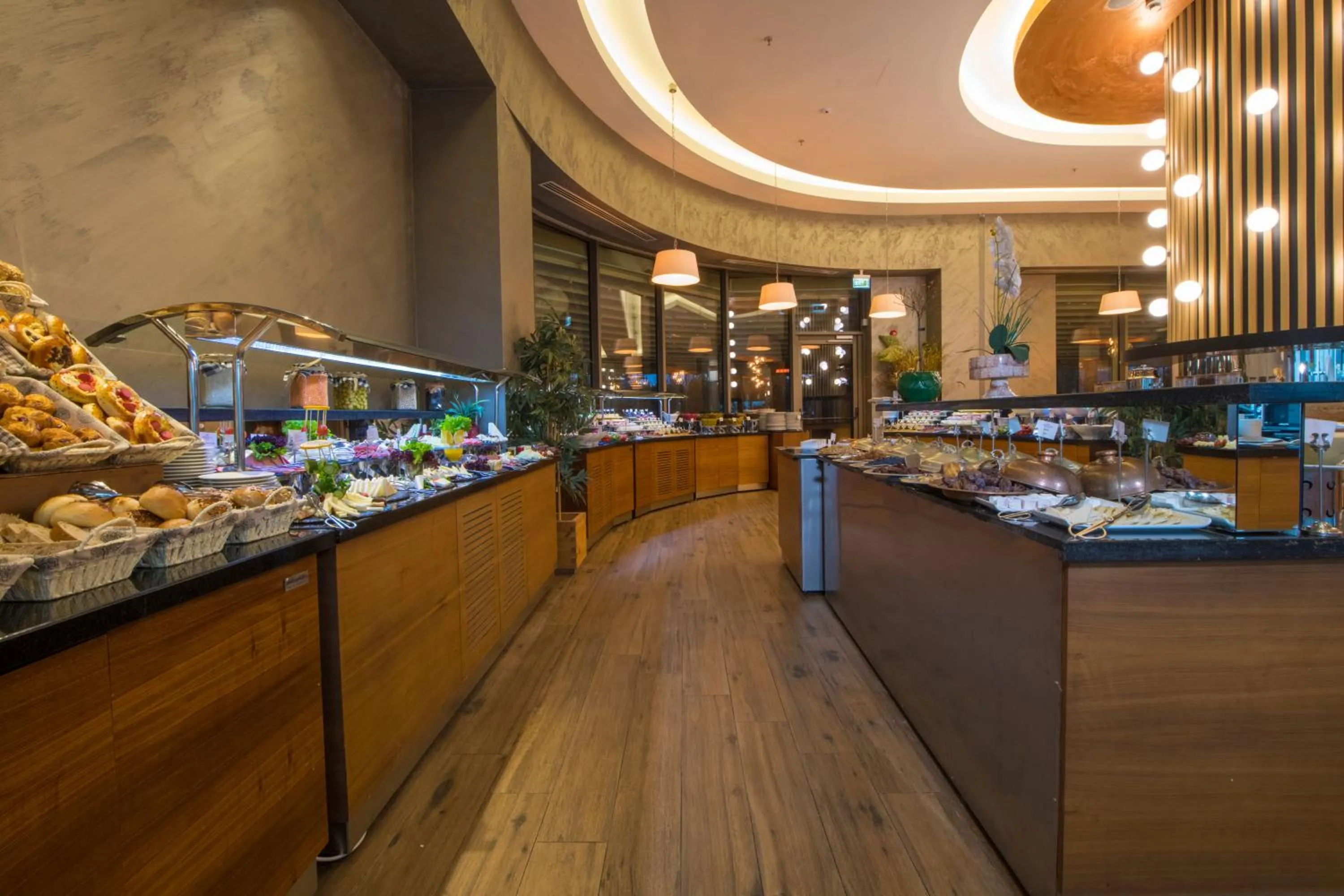 Food and drinks in Crowne Plaza Kayseri by IHG