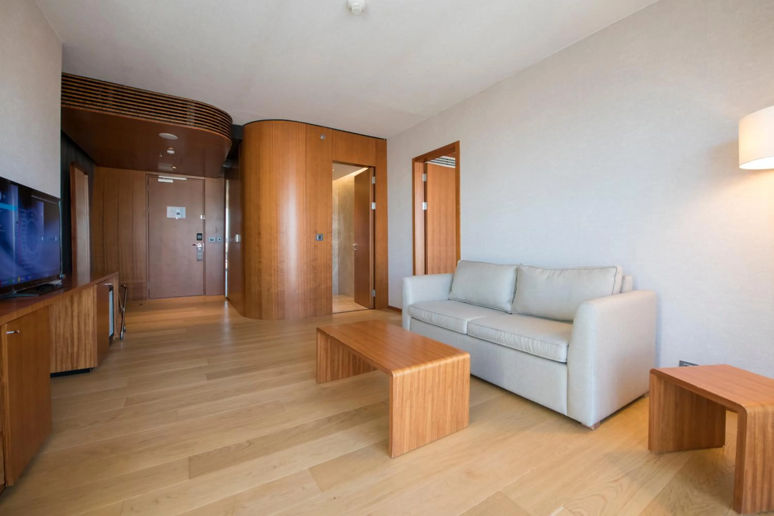 Seating area in Crowne Plaza Kayseri by IHG