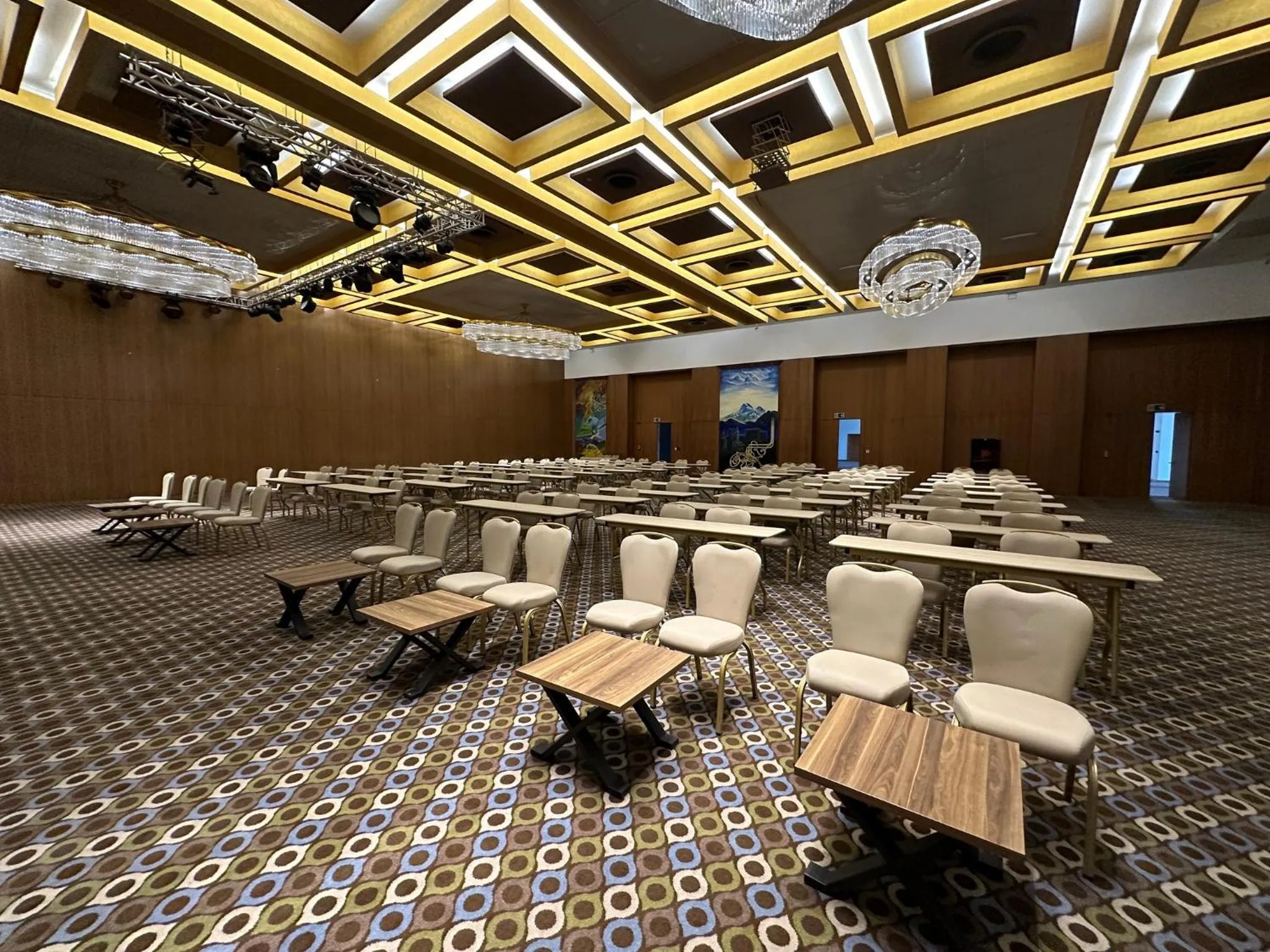 Meeting/conference room in Crowne Plaza Kayseri by IHG