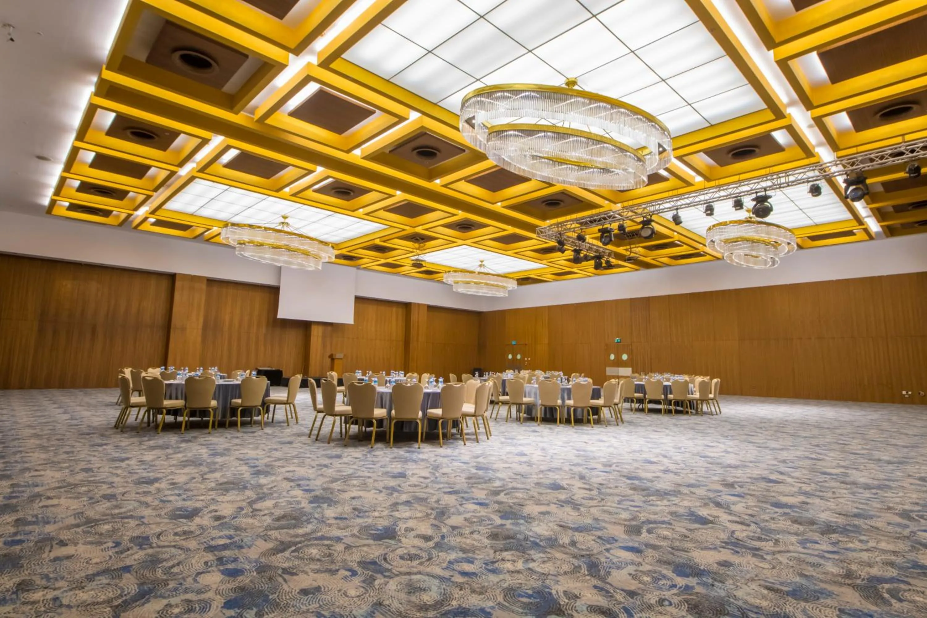 Meeting/conference room in Crowne Plaza Kayseri by IHG