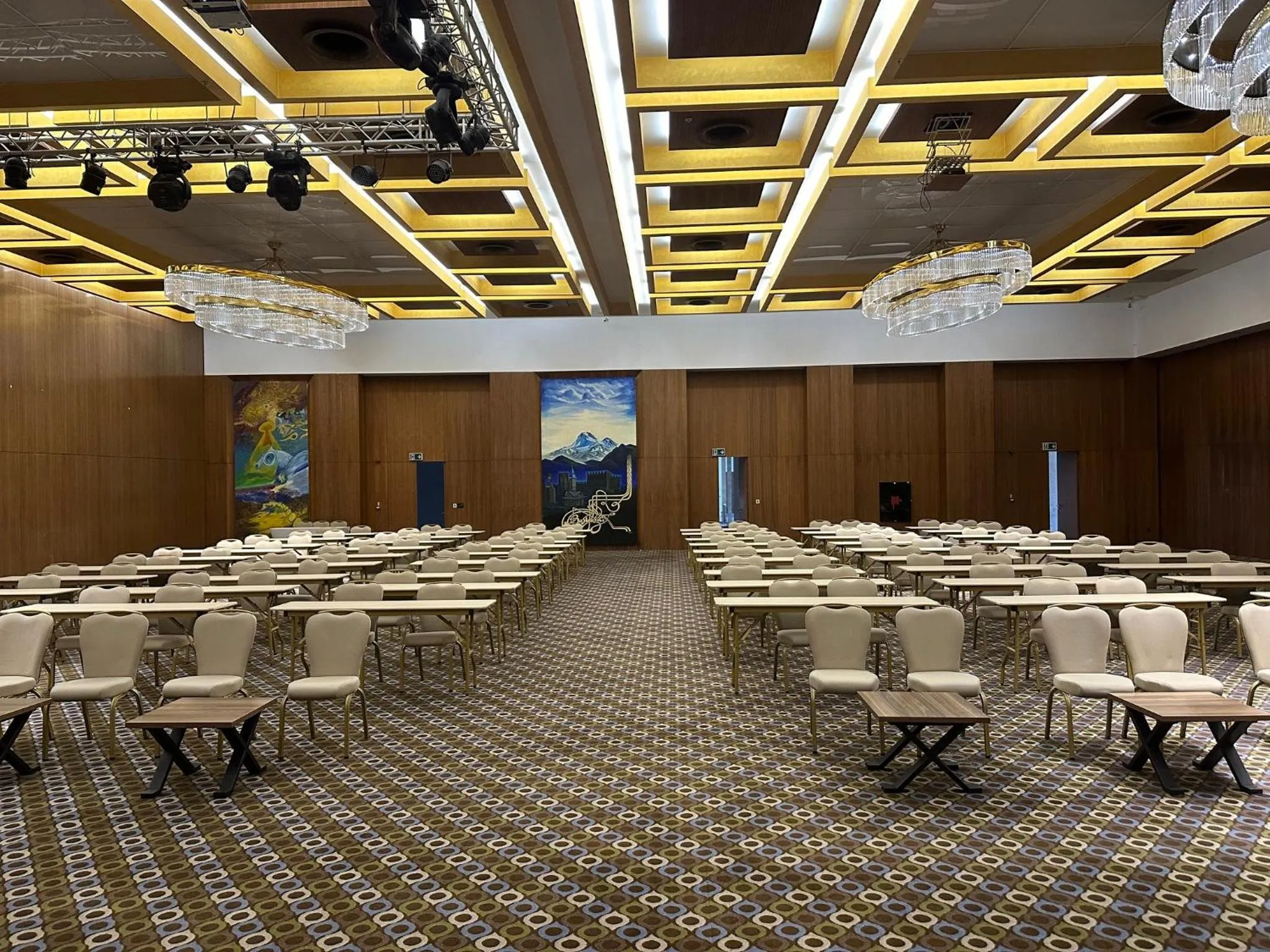 Meeting/conference room in Crowne Plaza Kayseri by IHG