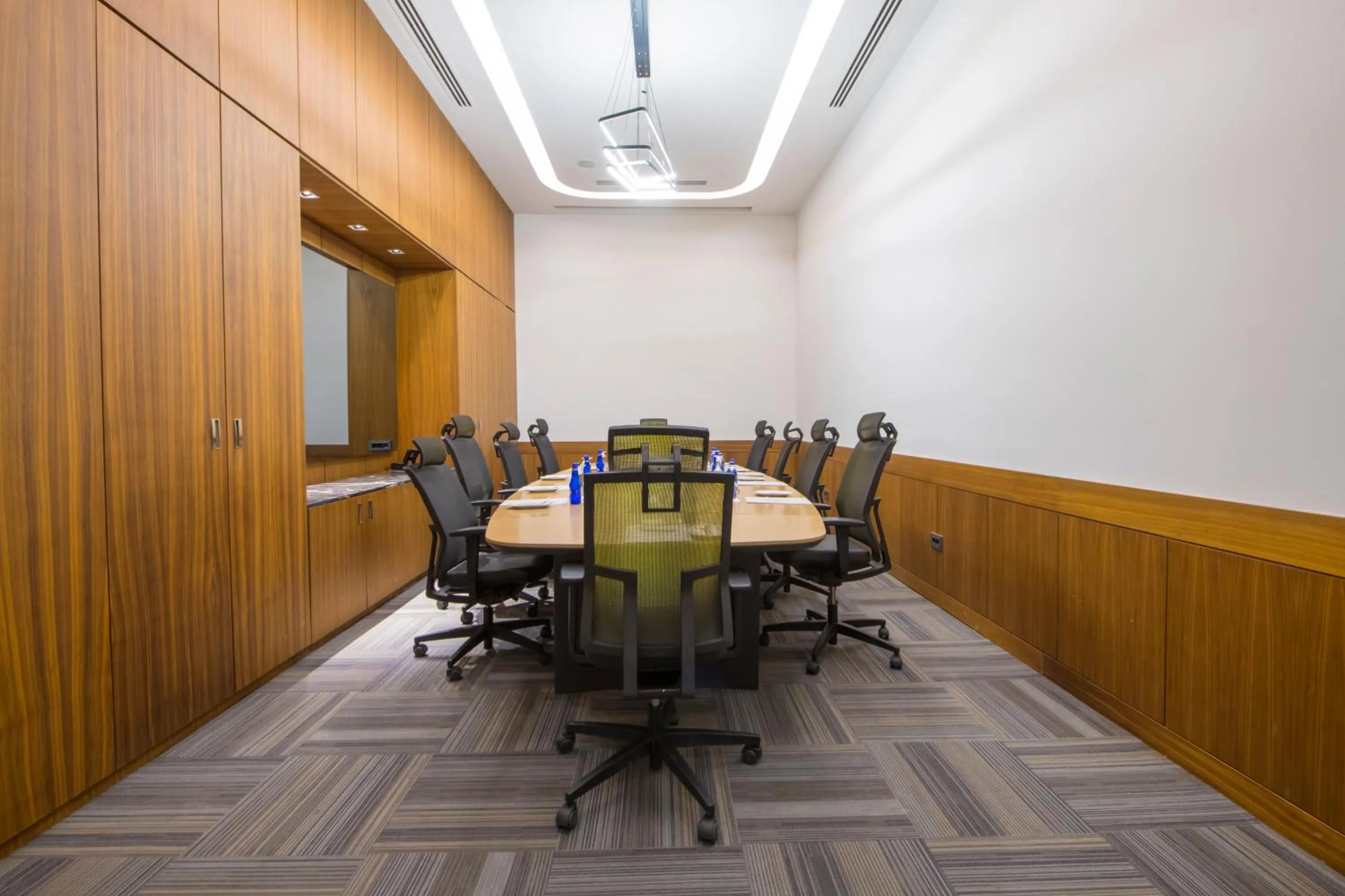 Meeting/conference room in Crowne Plaza Kayseri by IHG