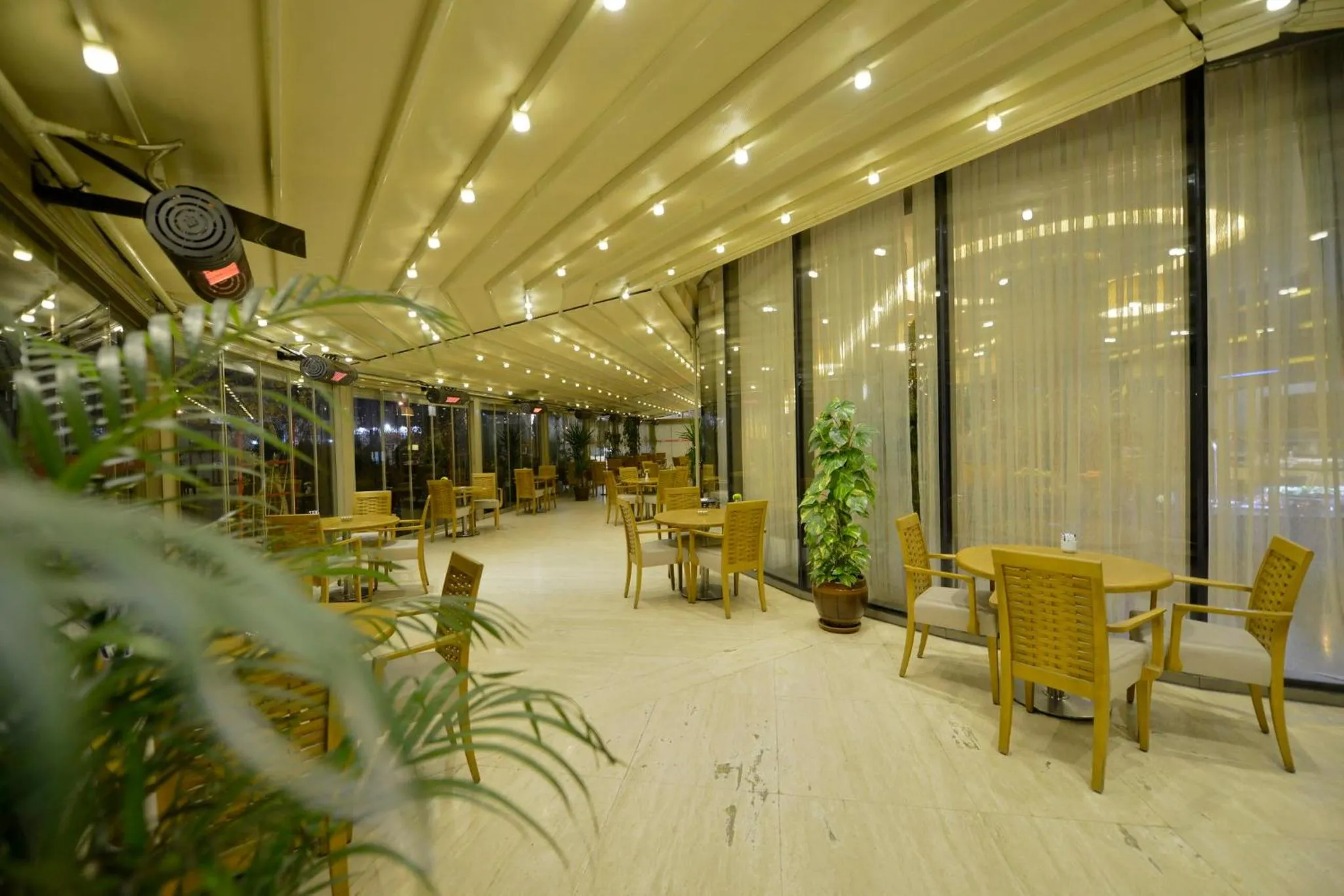 Restaurant/places to eat in Crowne Plaza Kayseri by IHG