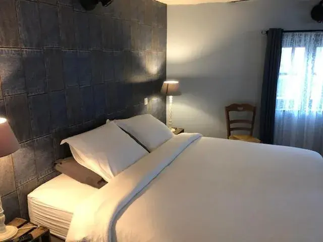 Double or Twin Room with Extra Bed - single occupancy in Cuerne bed&breakfast Double or Twin Room with Extra Bed - single occupancy in Cuerne bed&breakfast