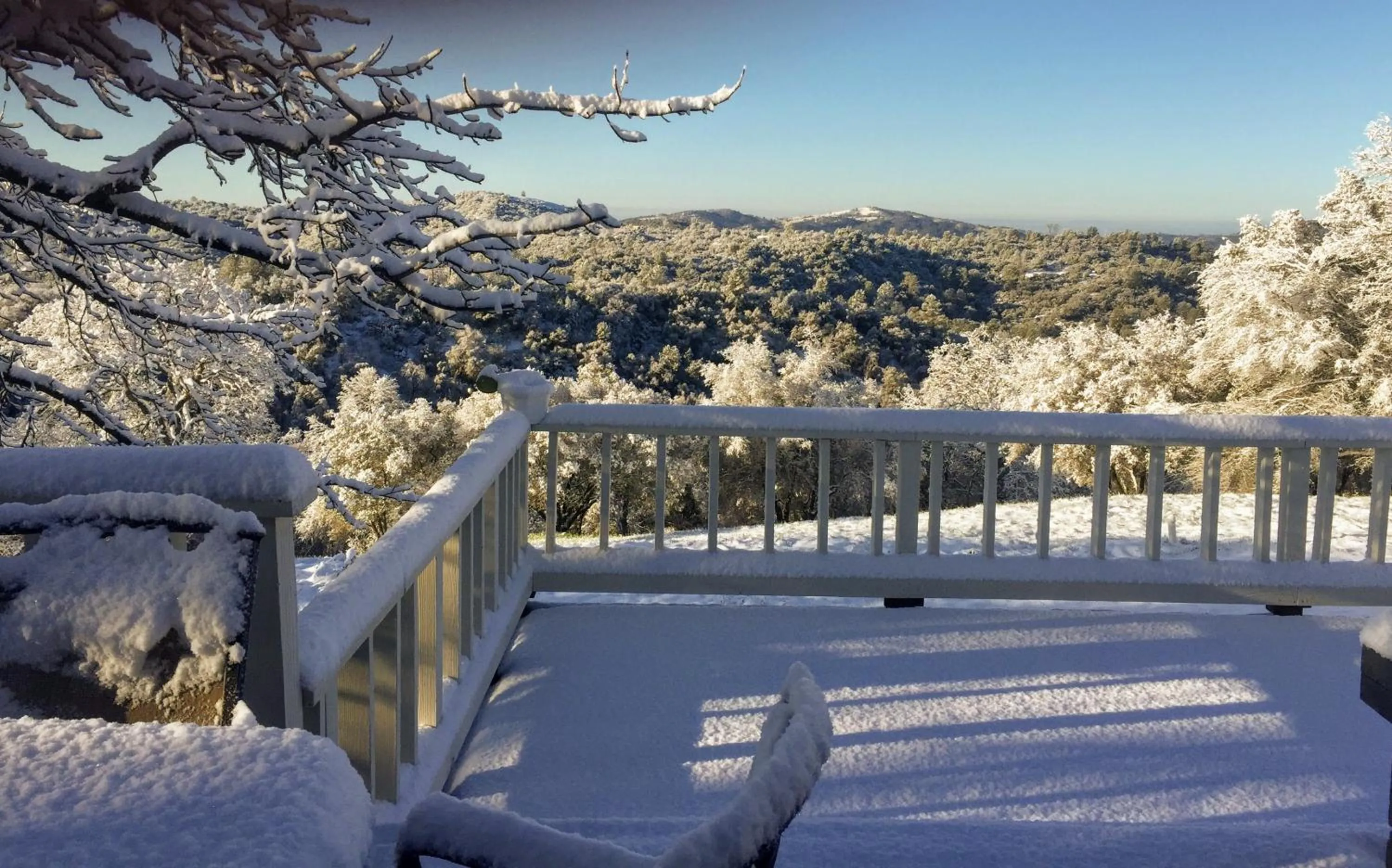 Balcony/Terrace in Moon Ranch - a gateway to Yosemite