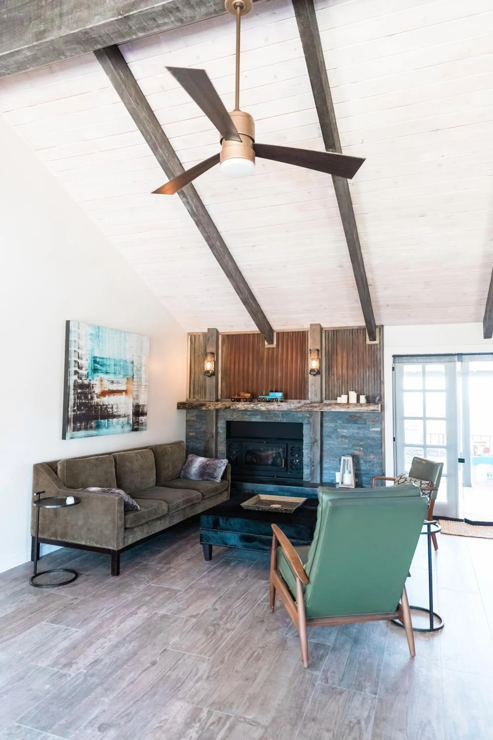 Seating area in Moon Ranch - a gateway to Yosemite