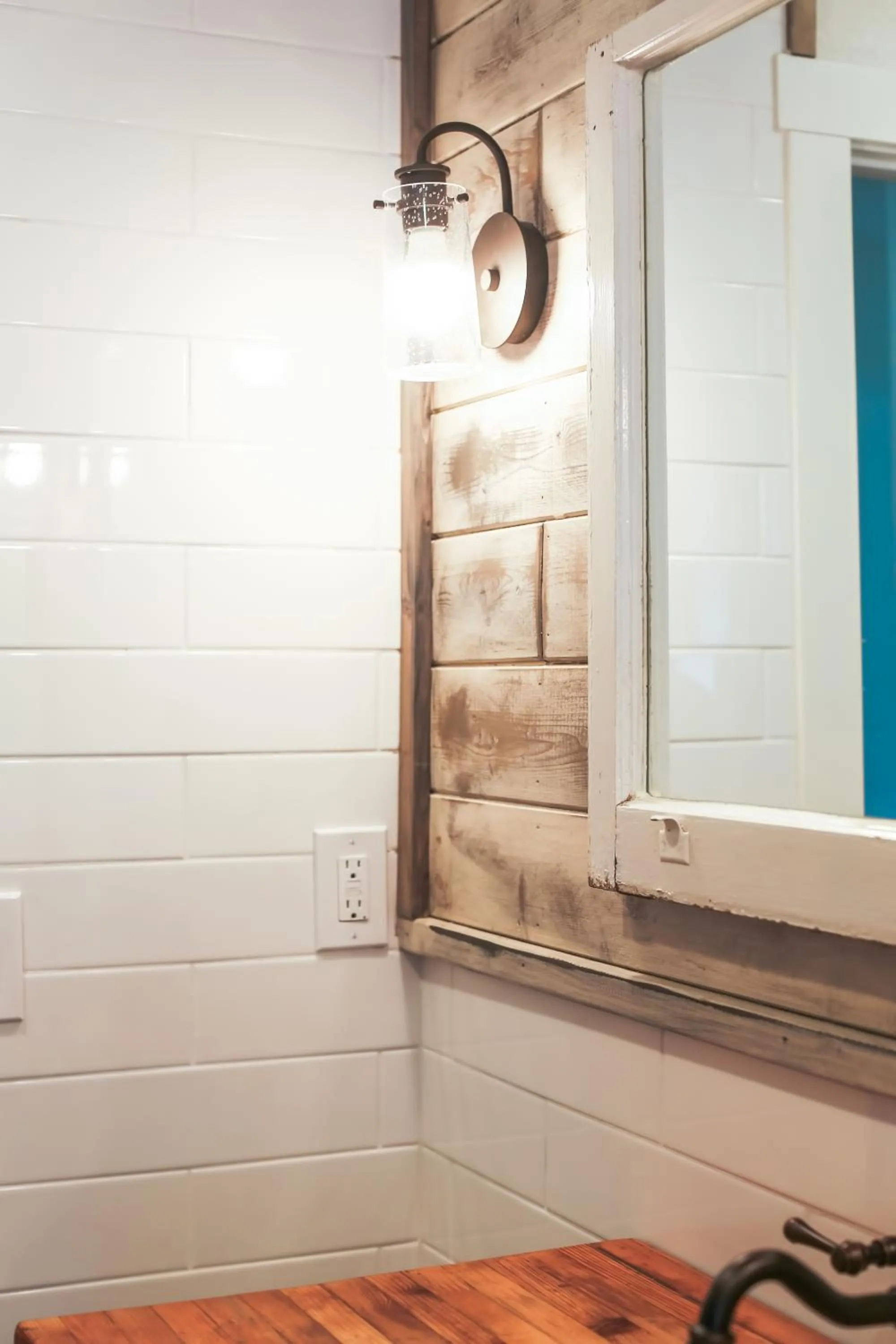 Bathroom in Moon Ranch - a gateway to Yosemite
