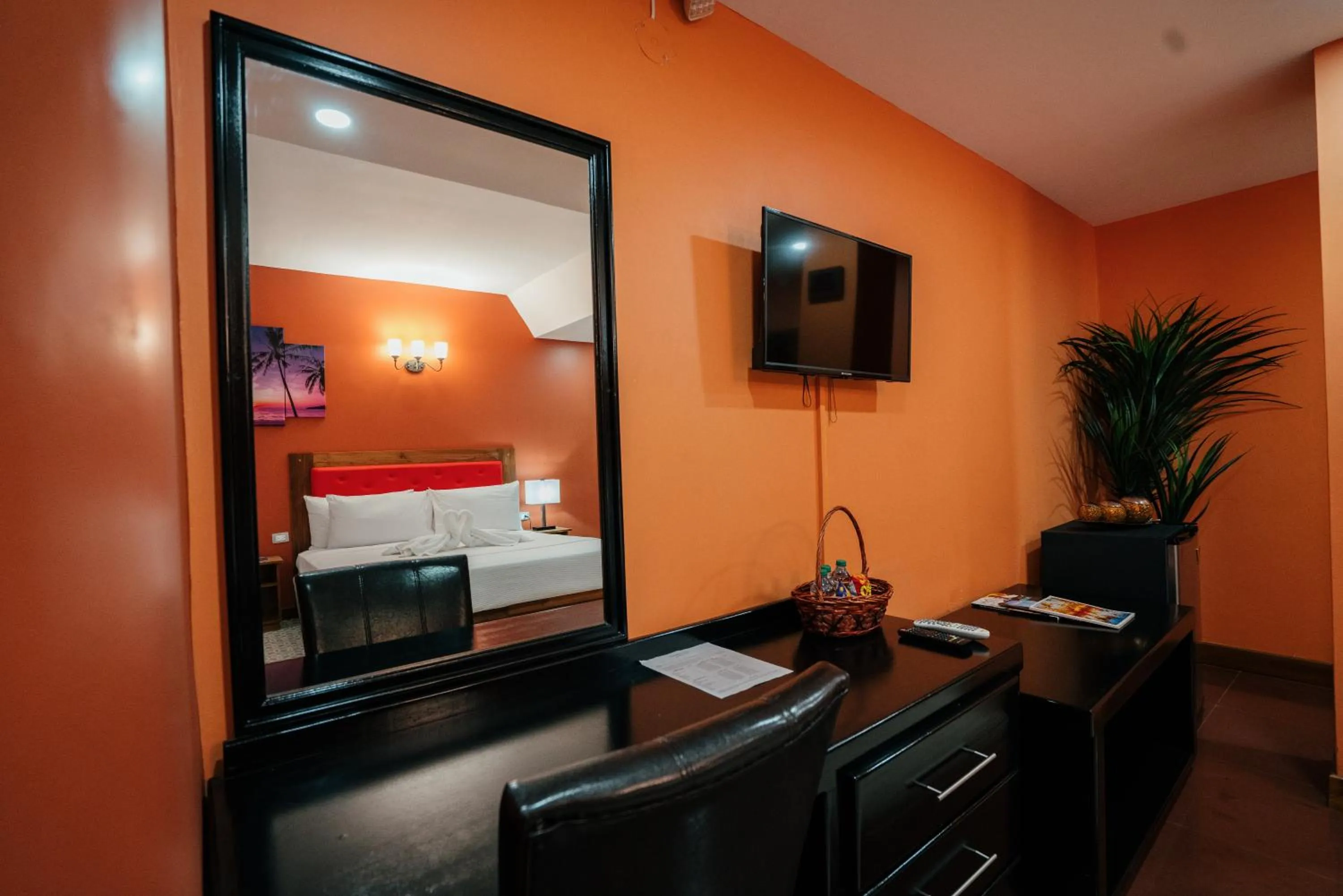 TV and multimedia, Bed in Runway Hotel